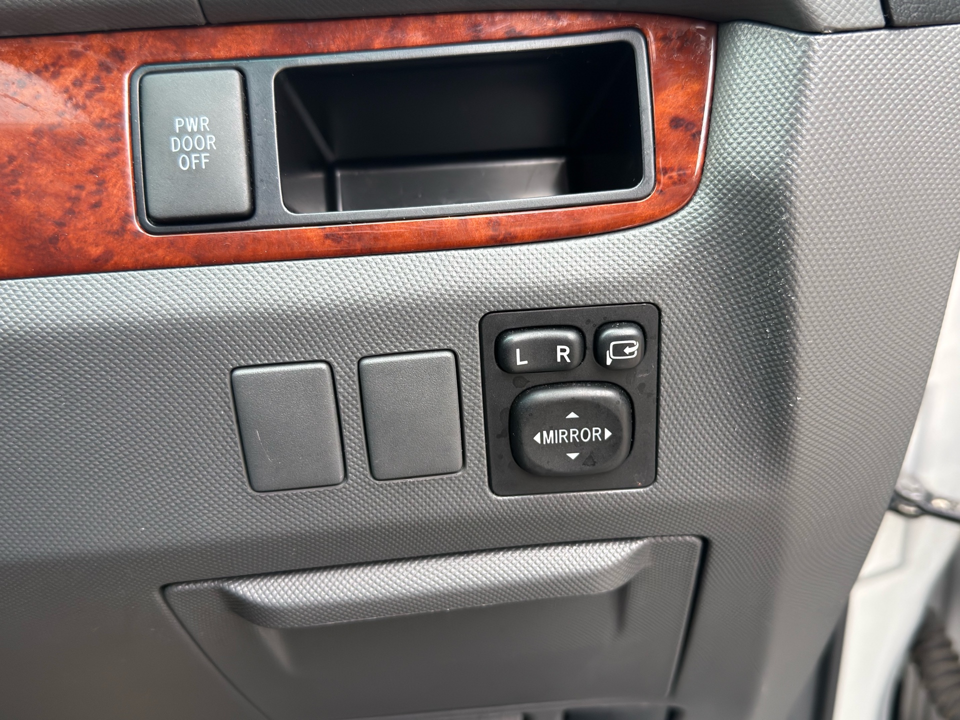 Vehicle photo 11