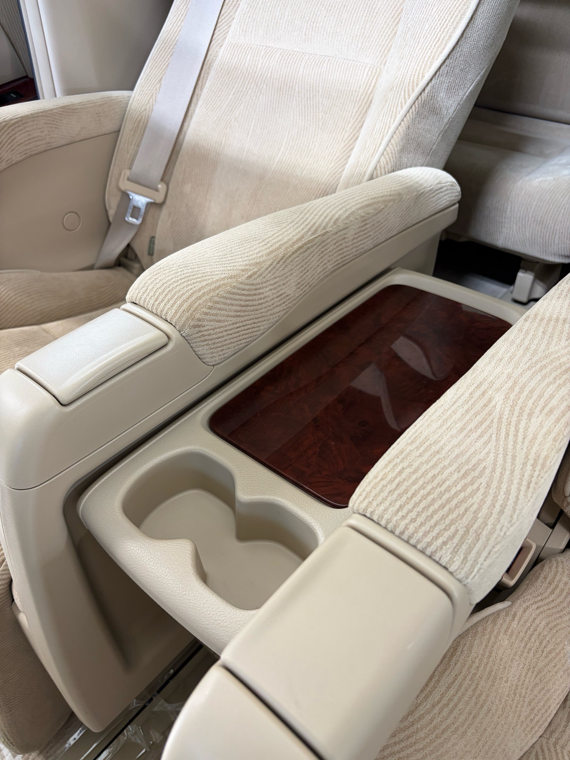 Vehicle photo 25