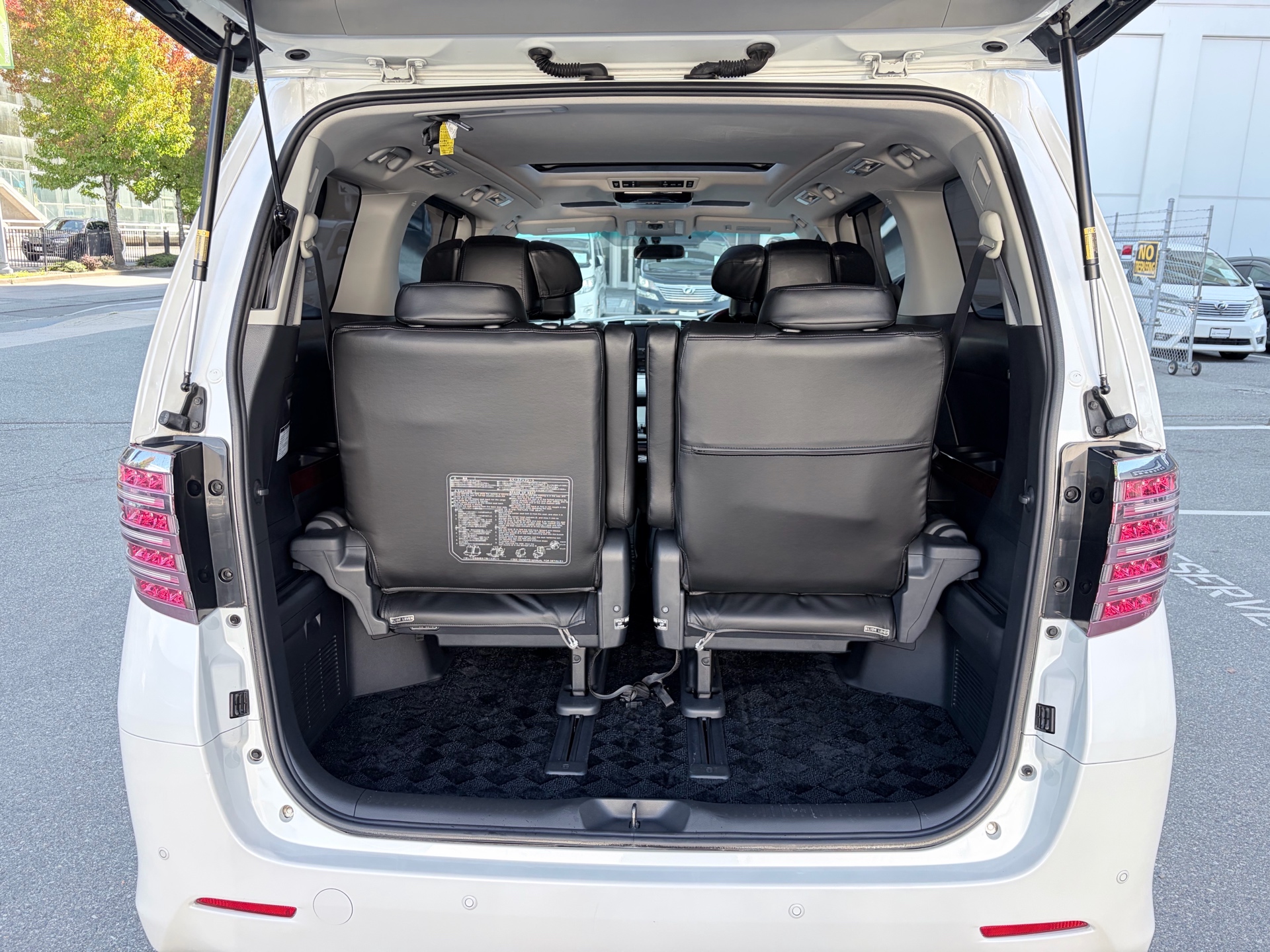 Vehicle photo 20