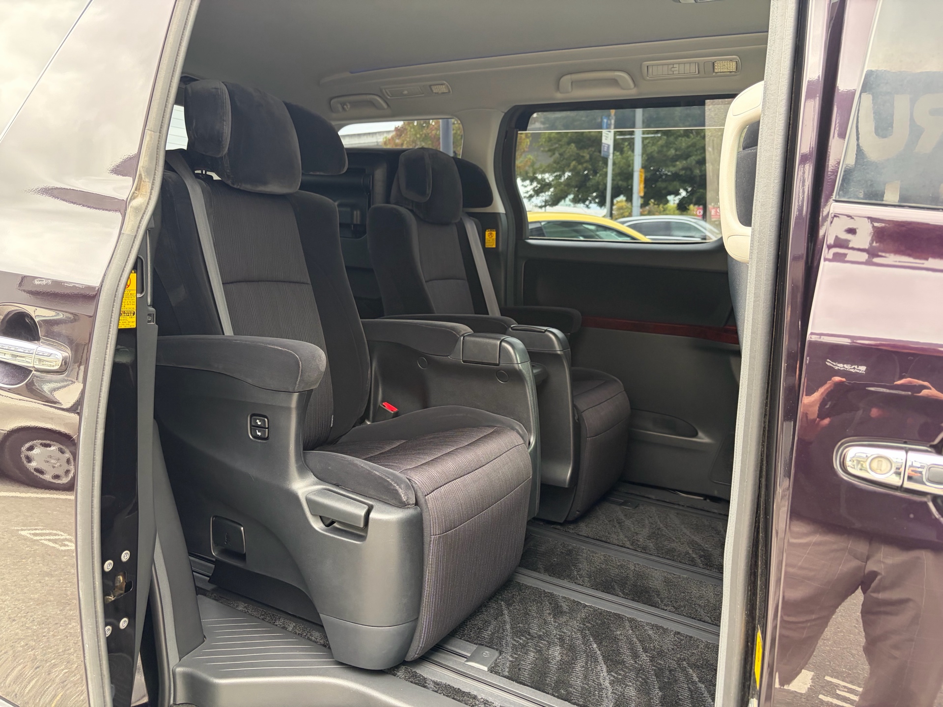 Vehicle photo 11