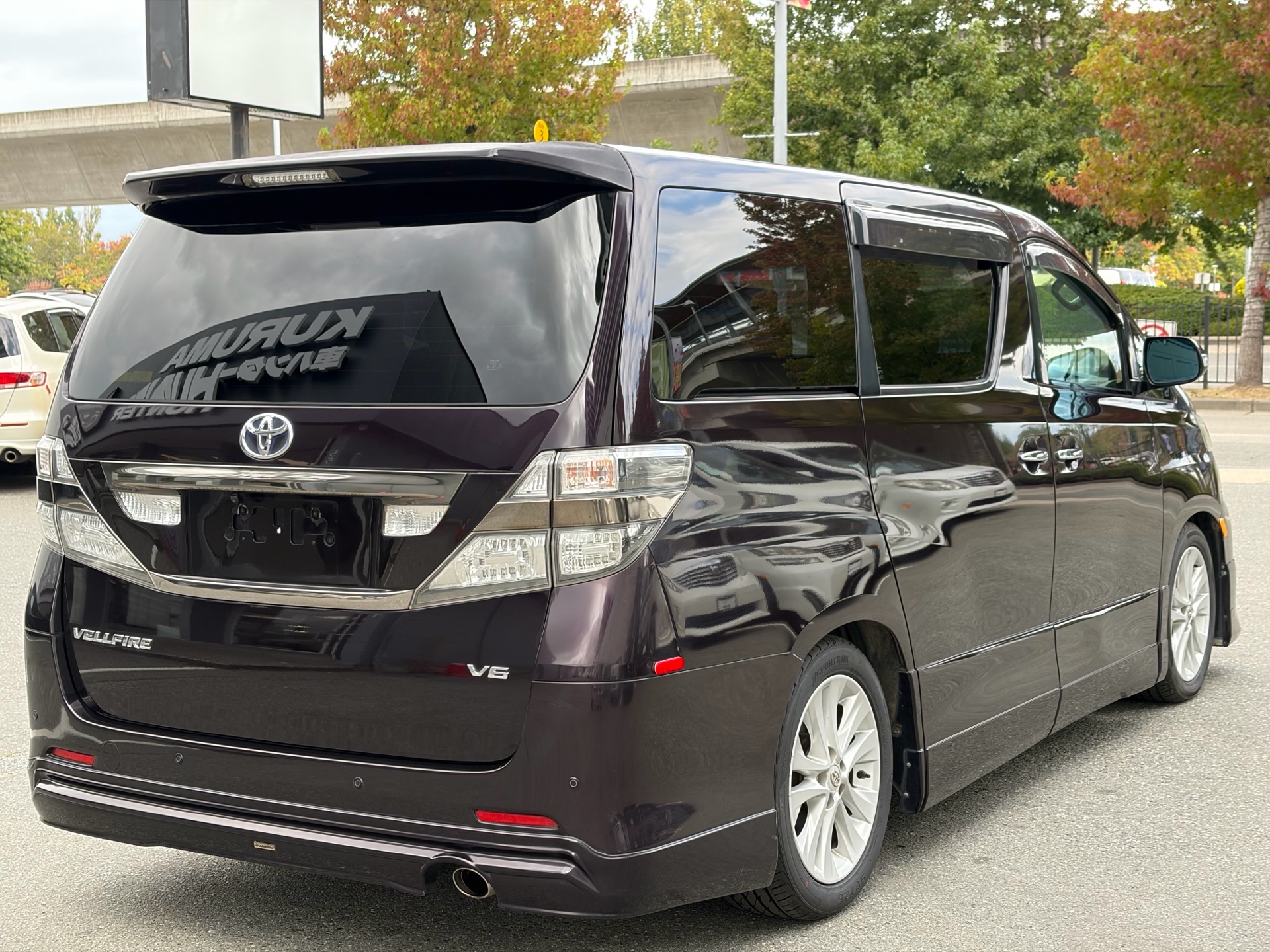 Vehicle photo 8