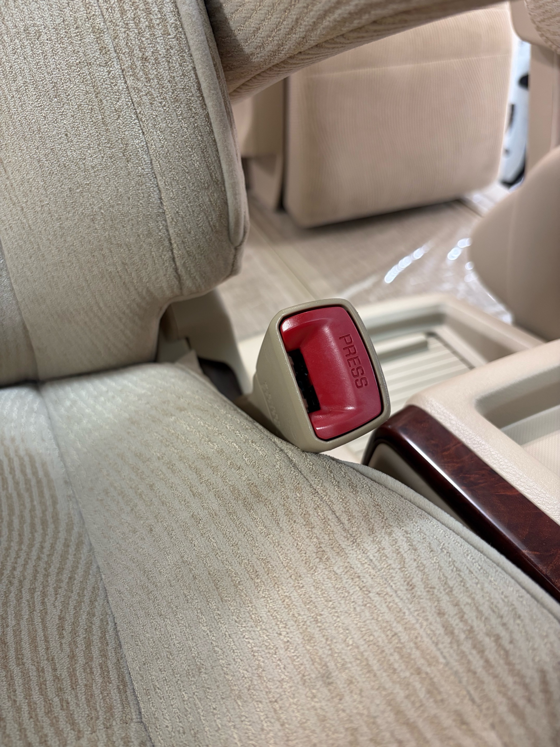 Vehicle photo 26