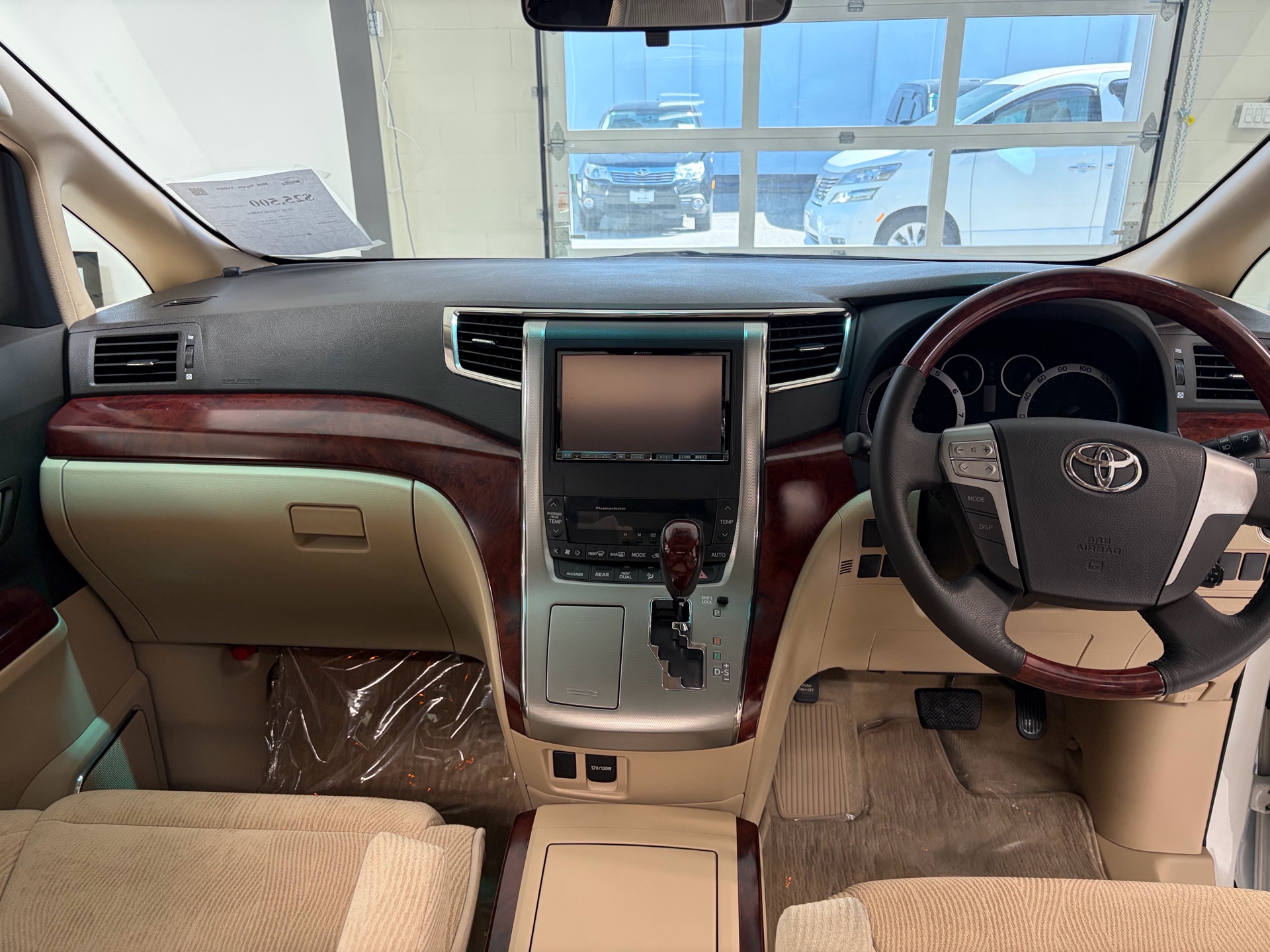 Vehicle photo 7