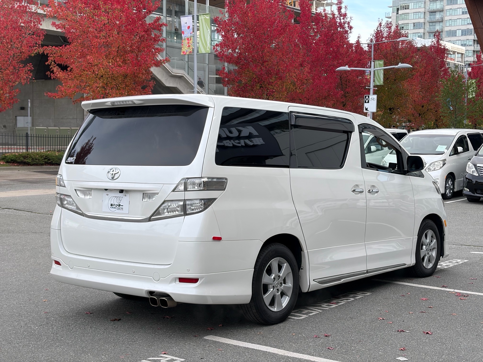 Vehicle photo 6