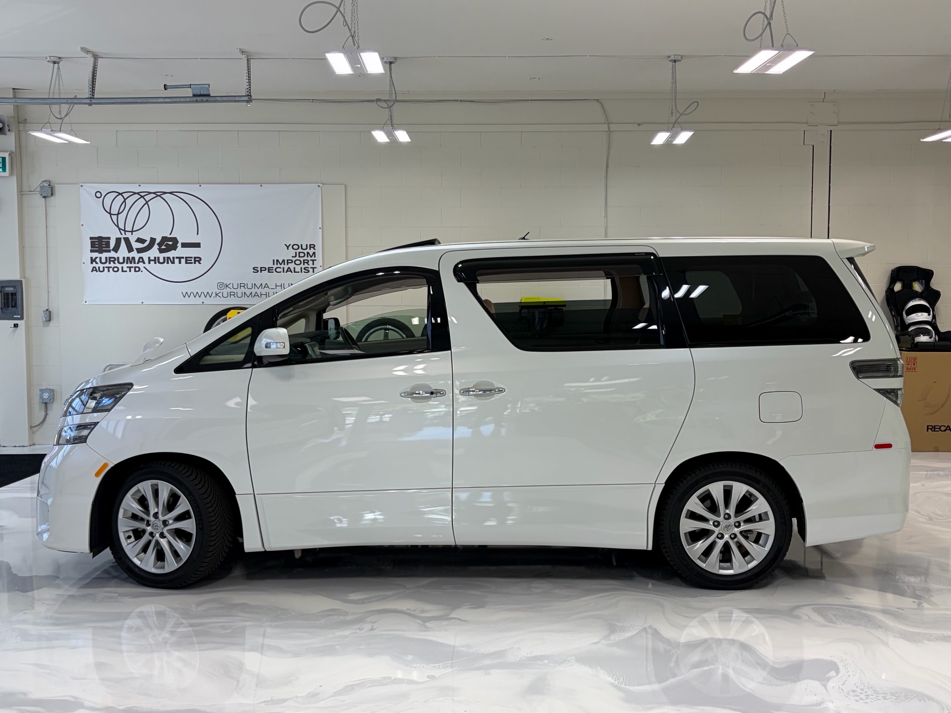 Vehicle photo 2
