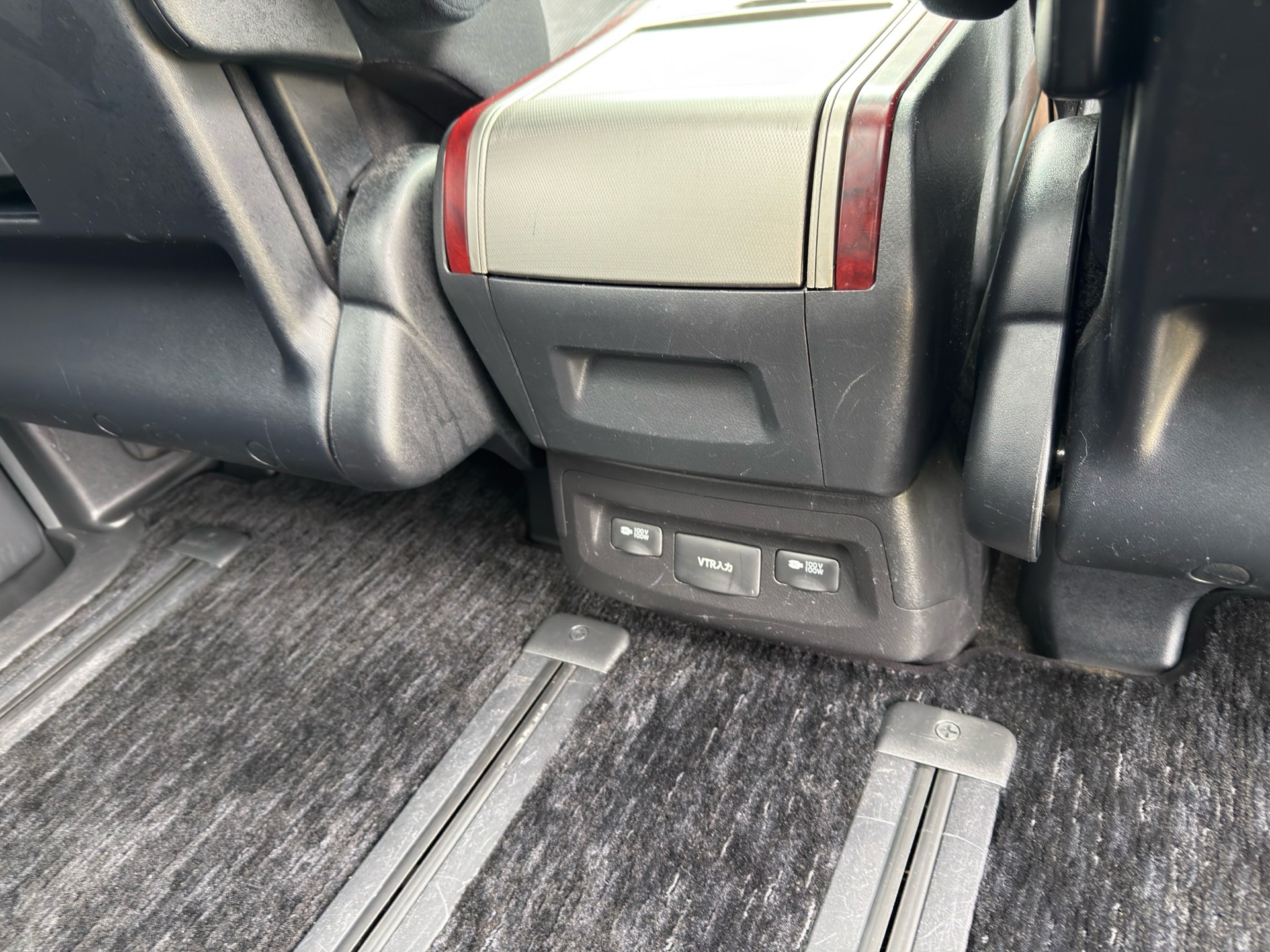 Vehicle photo 16