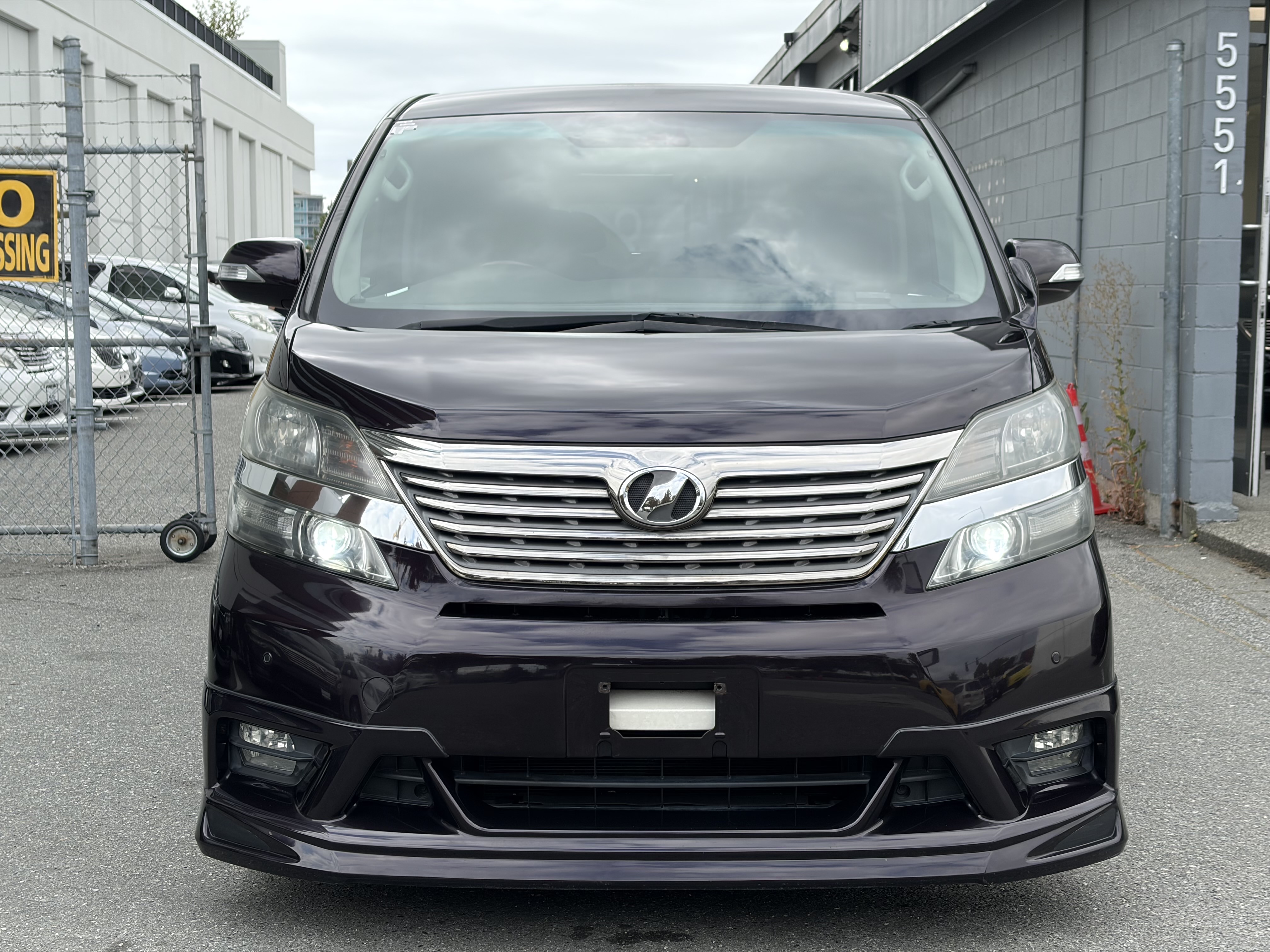 Vehicle photo 2