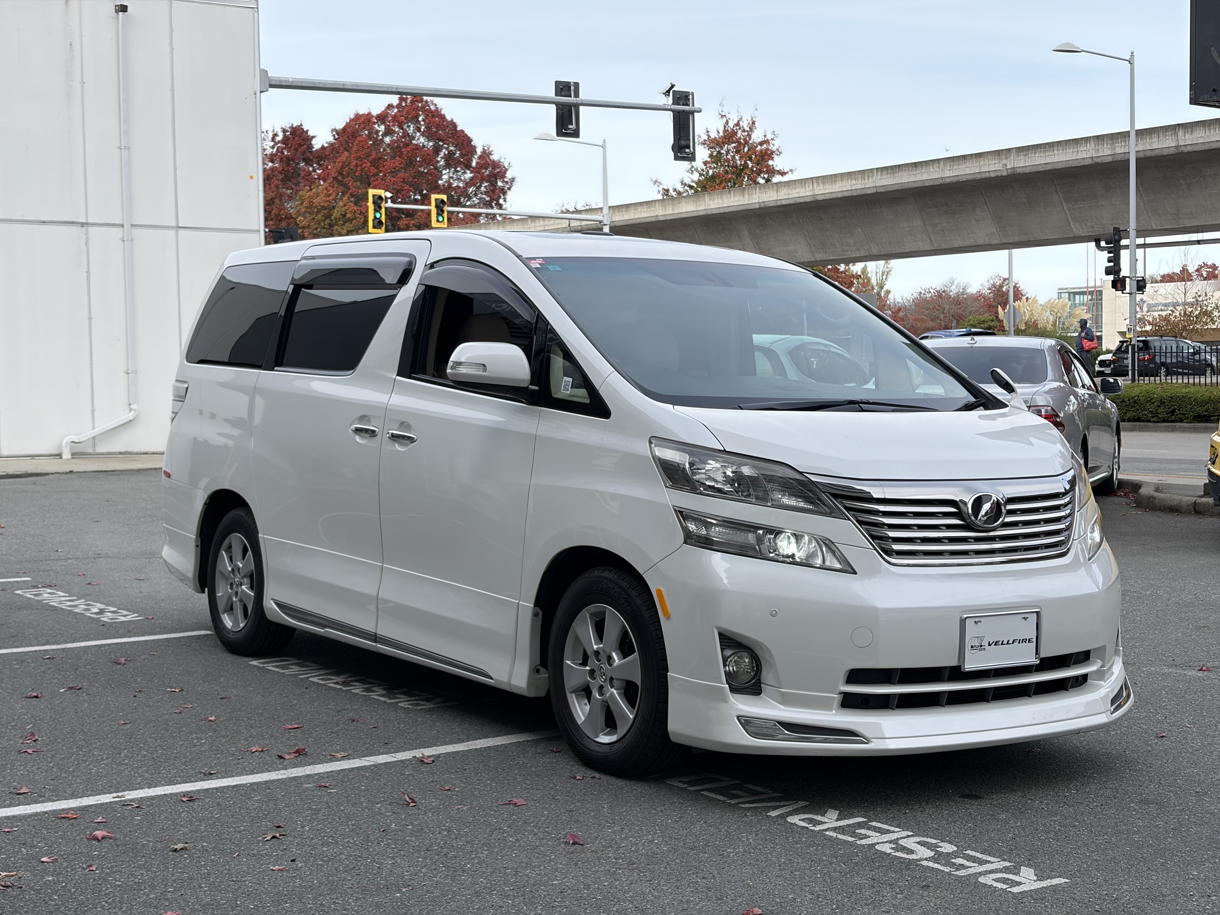 Vehicle photo 8