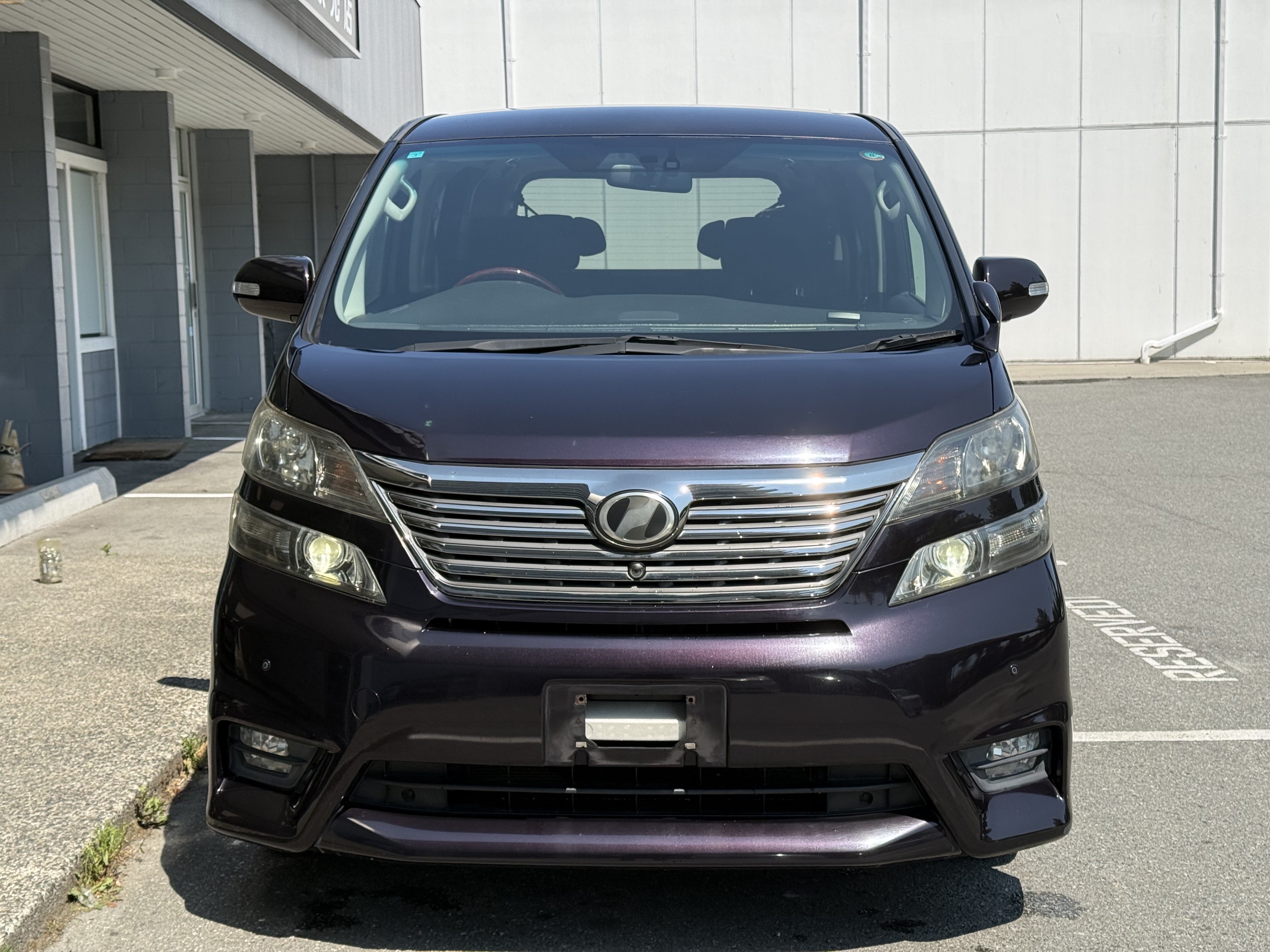 Vehicle photo 2