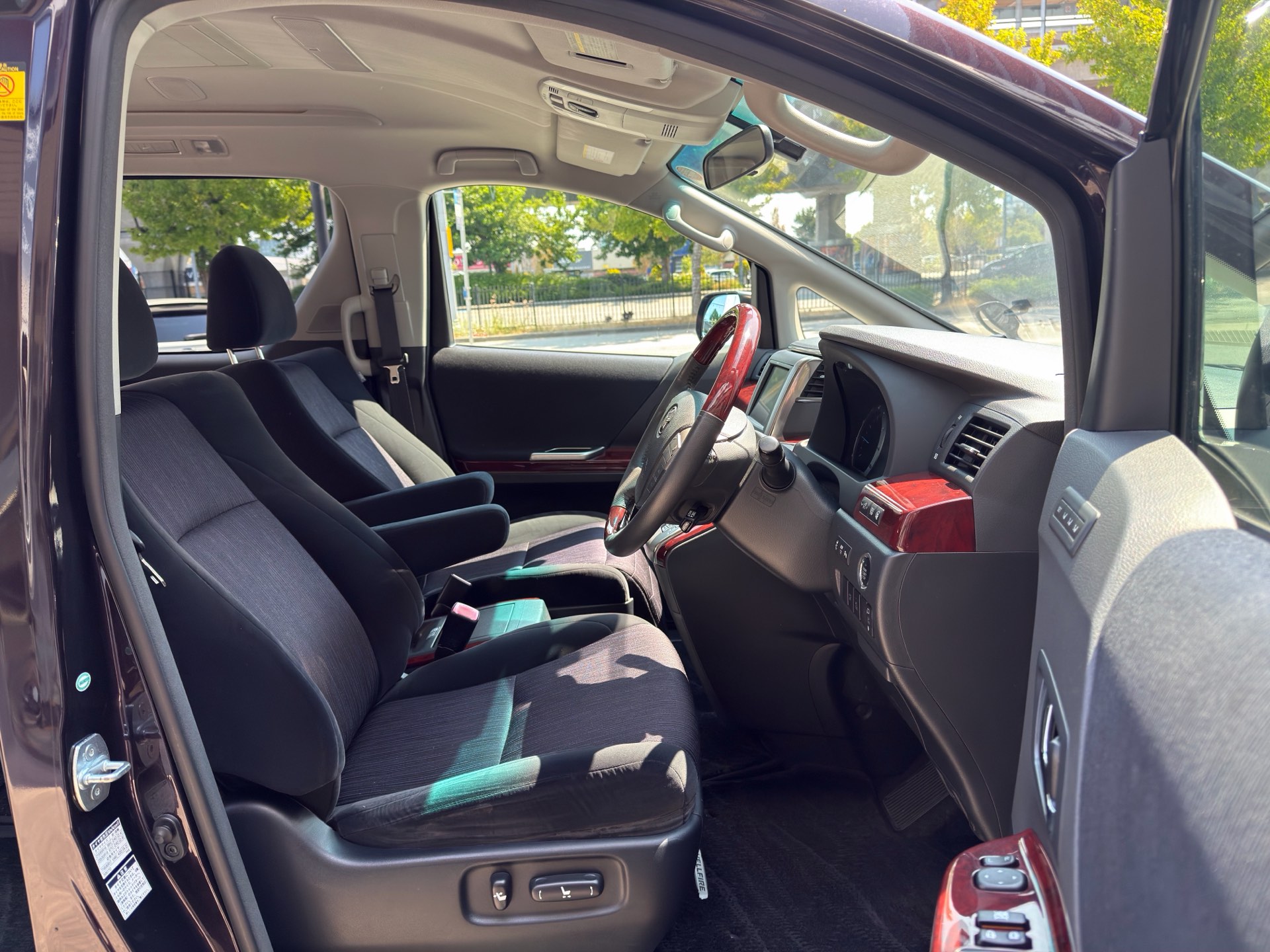 Vehicle photo 15