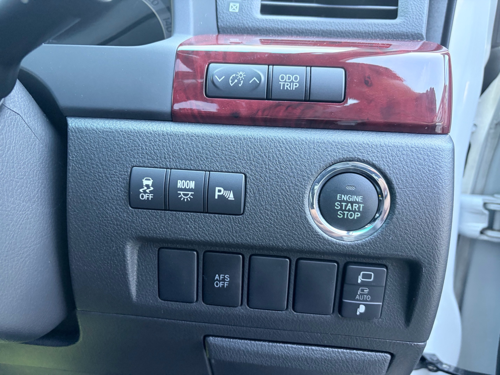 Vehicle photo 13