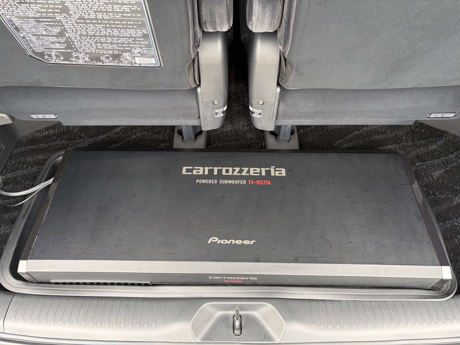 Vehicle photo 9