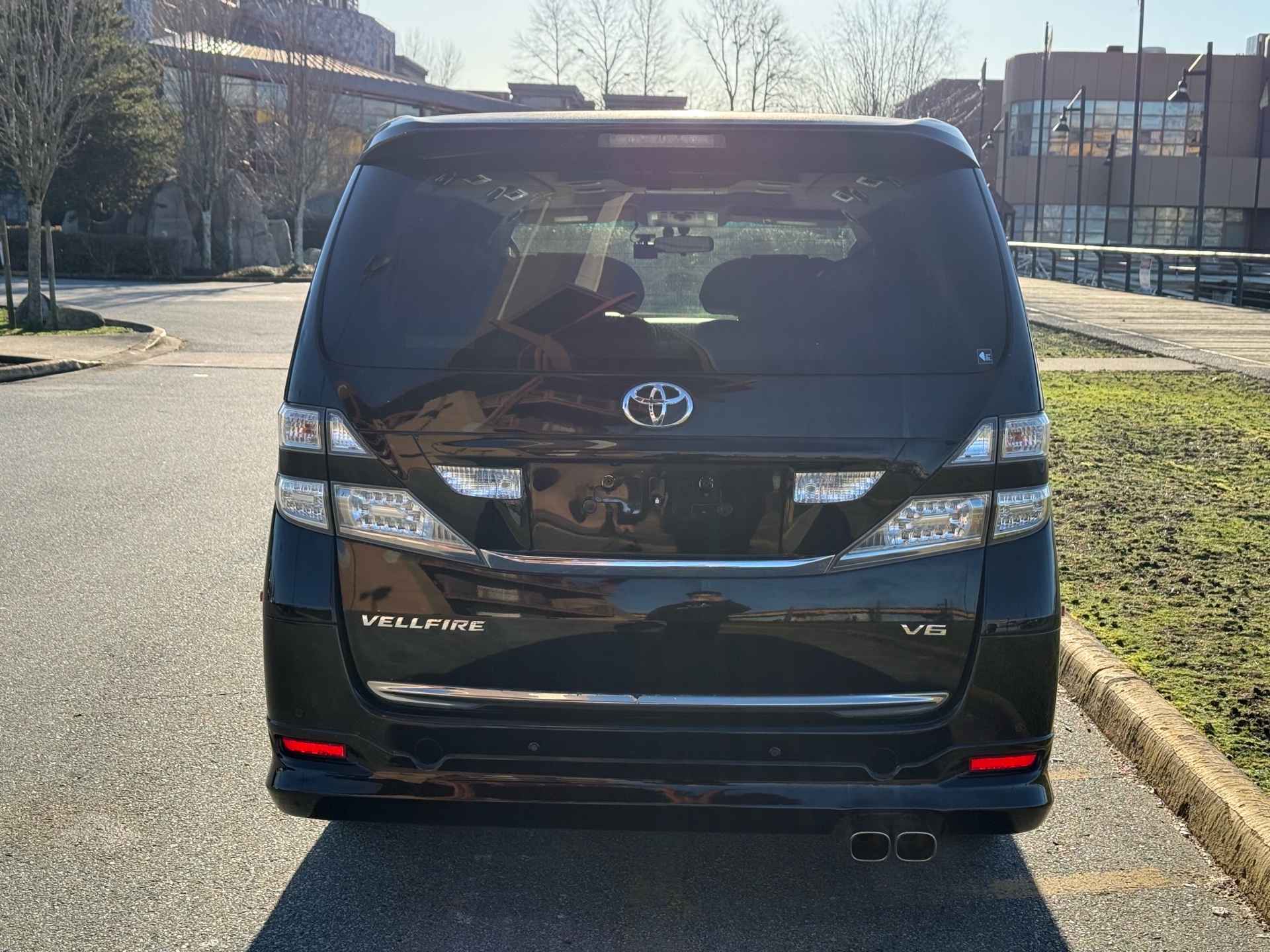 Vehicle photo 5