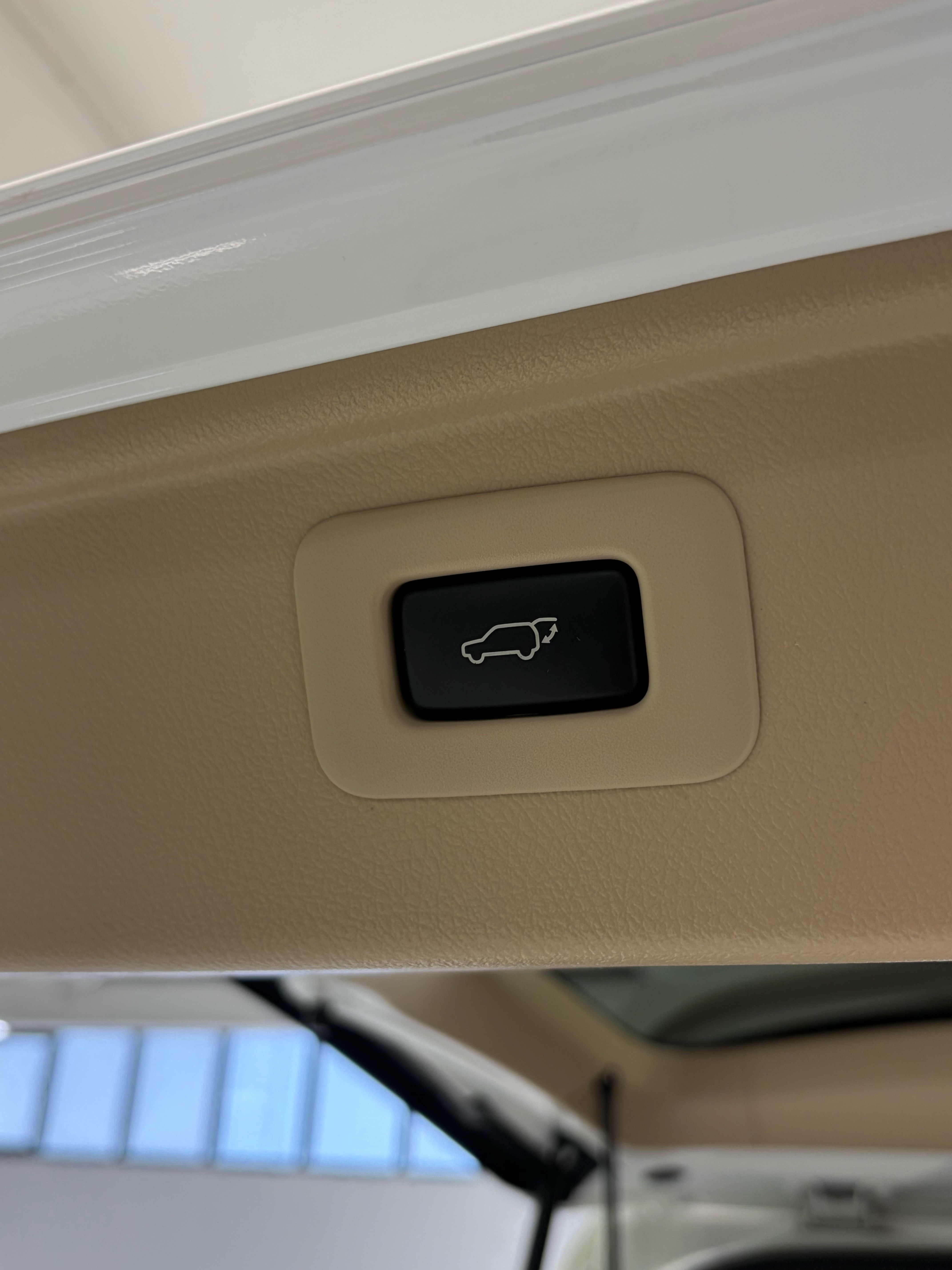Vehicle photo 37