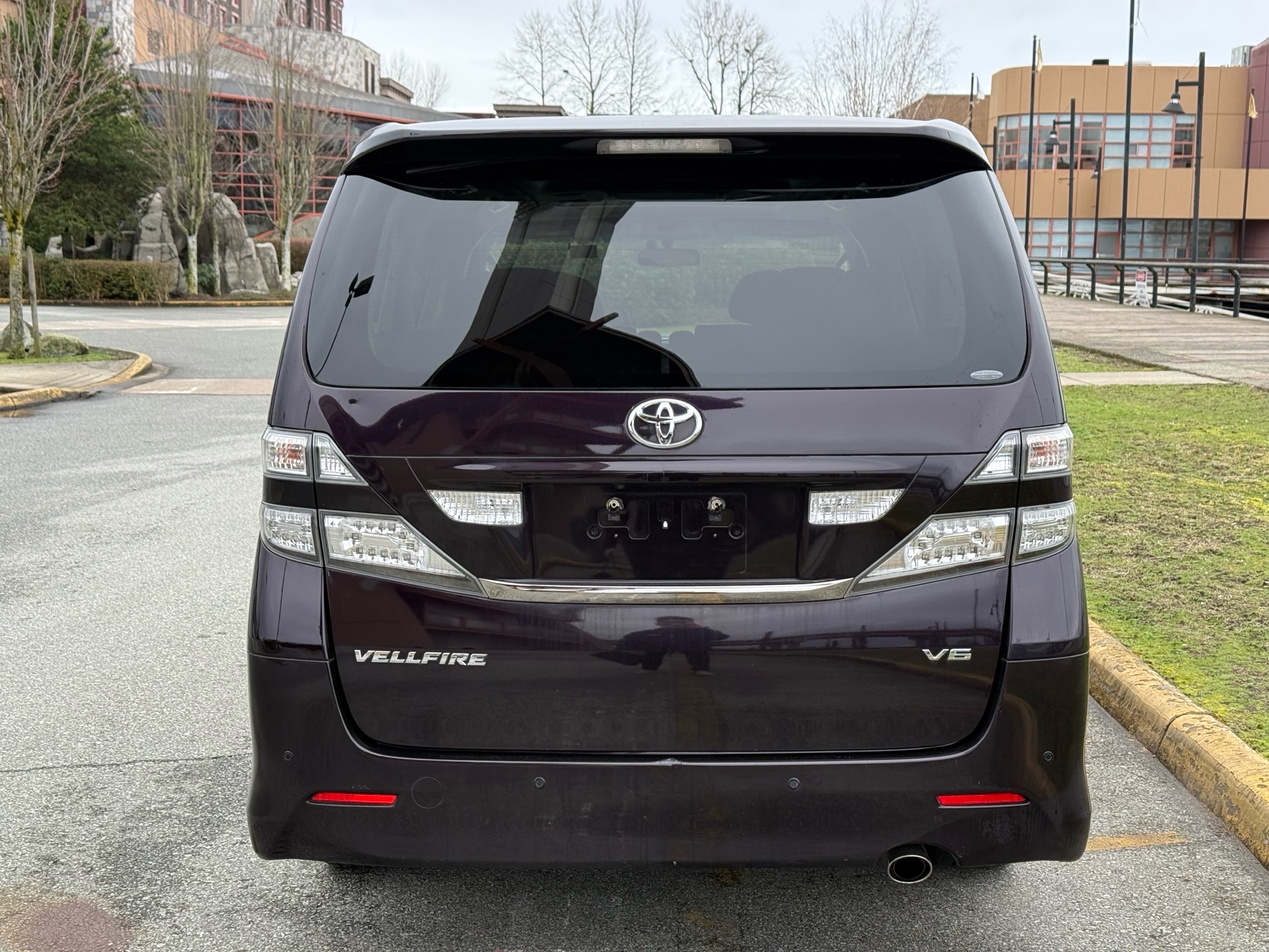 Vehicle photo 5
