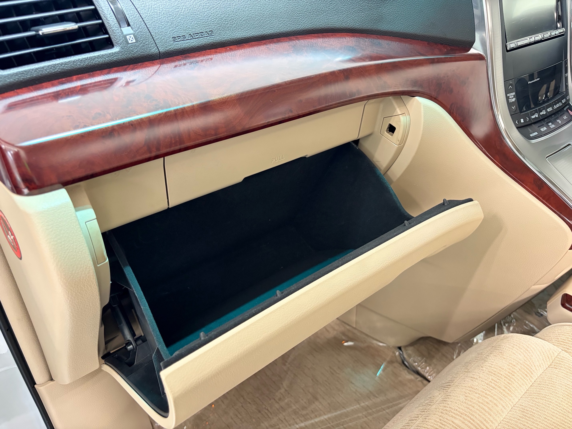 Vehicle photo 21