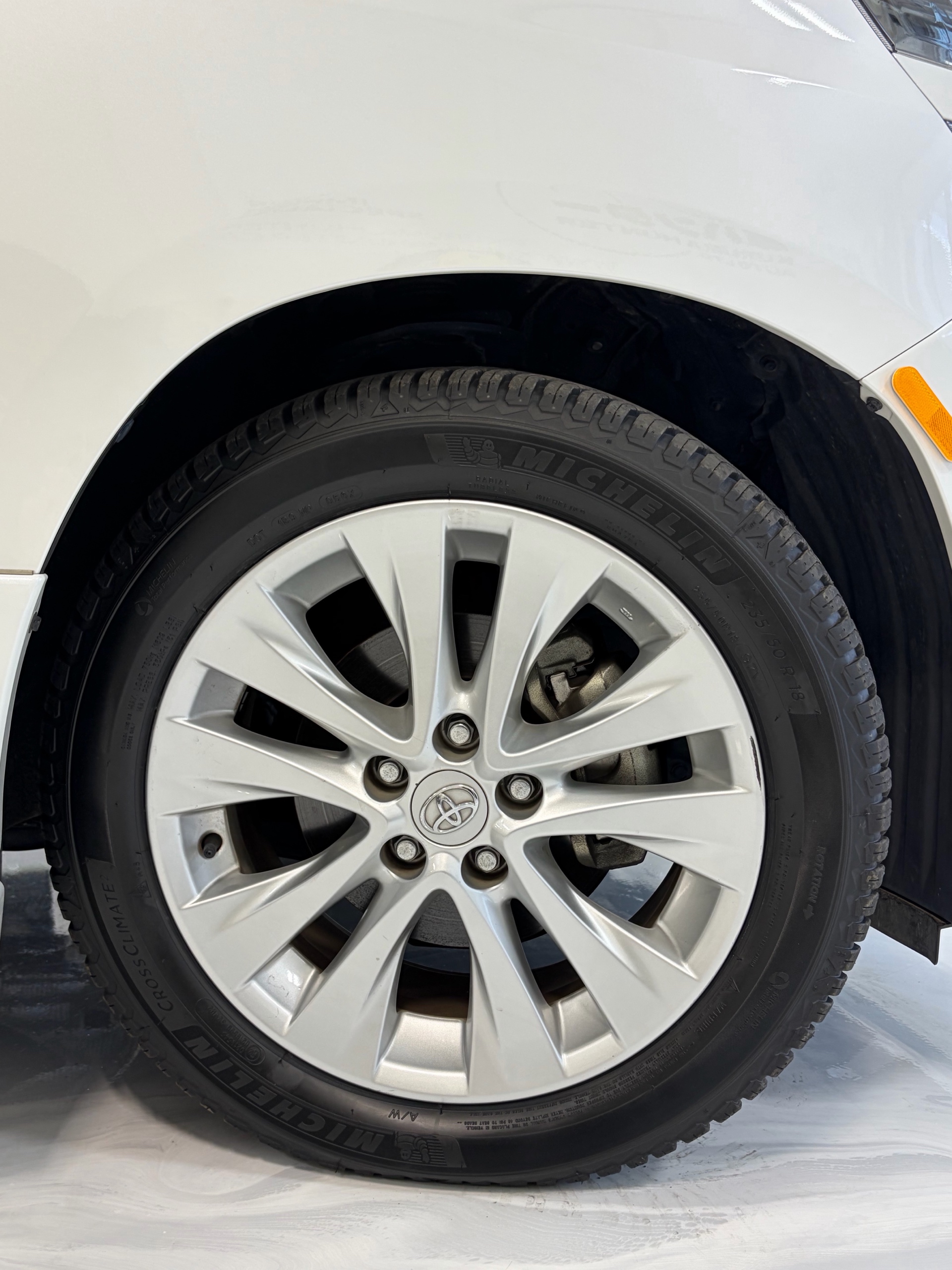Vehicle photo 13