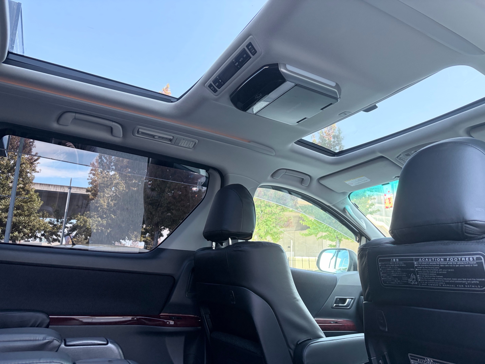 Vehicle photo 18