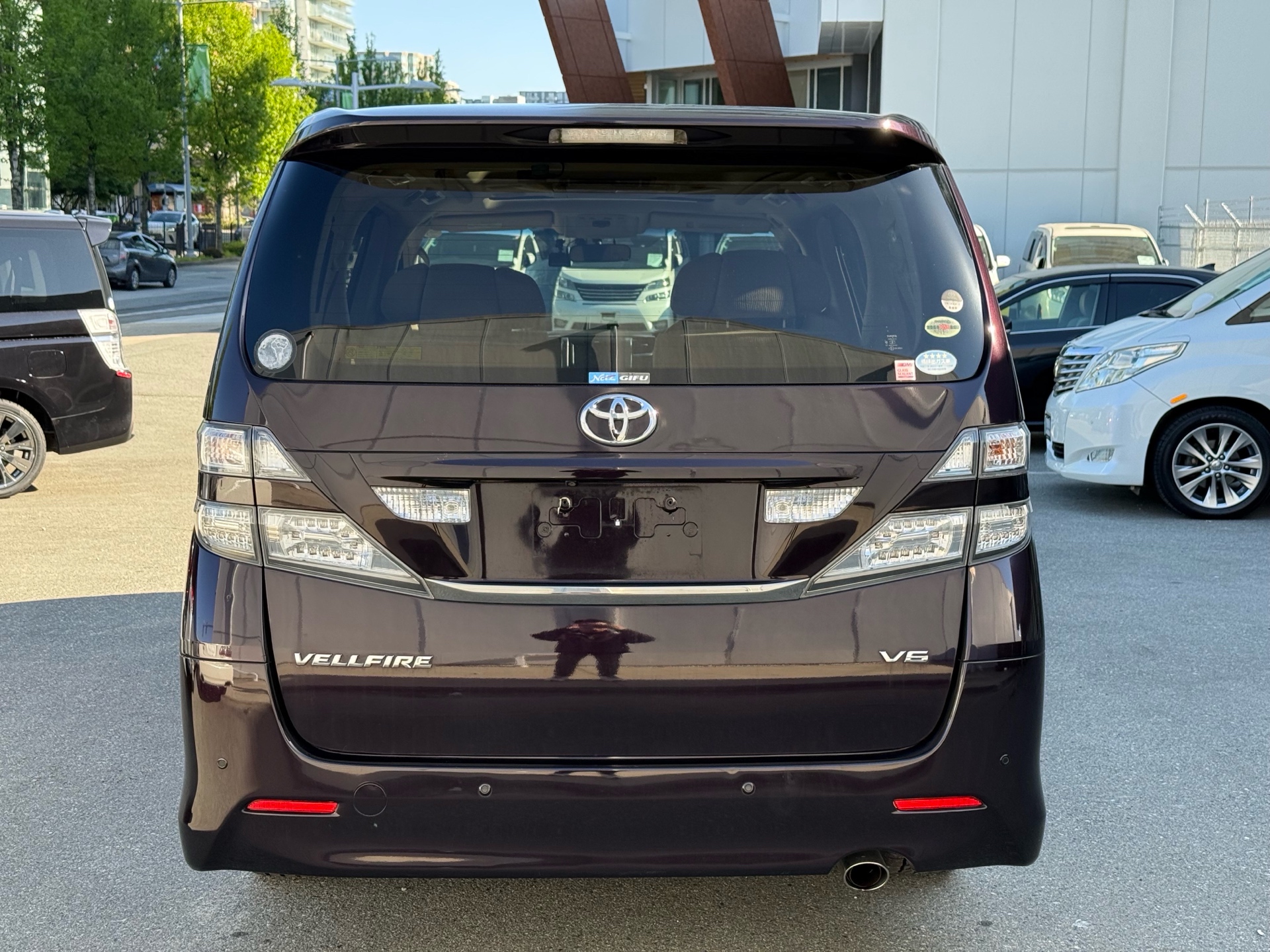 Vehicle photo 5