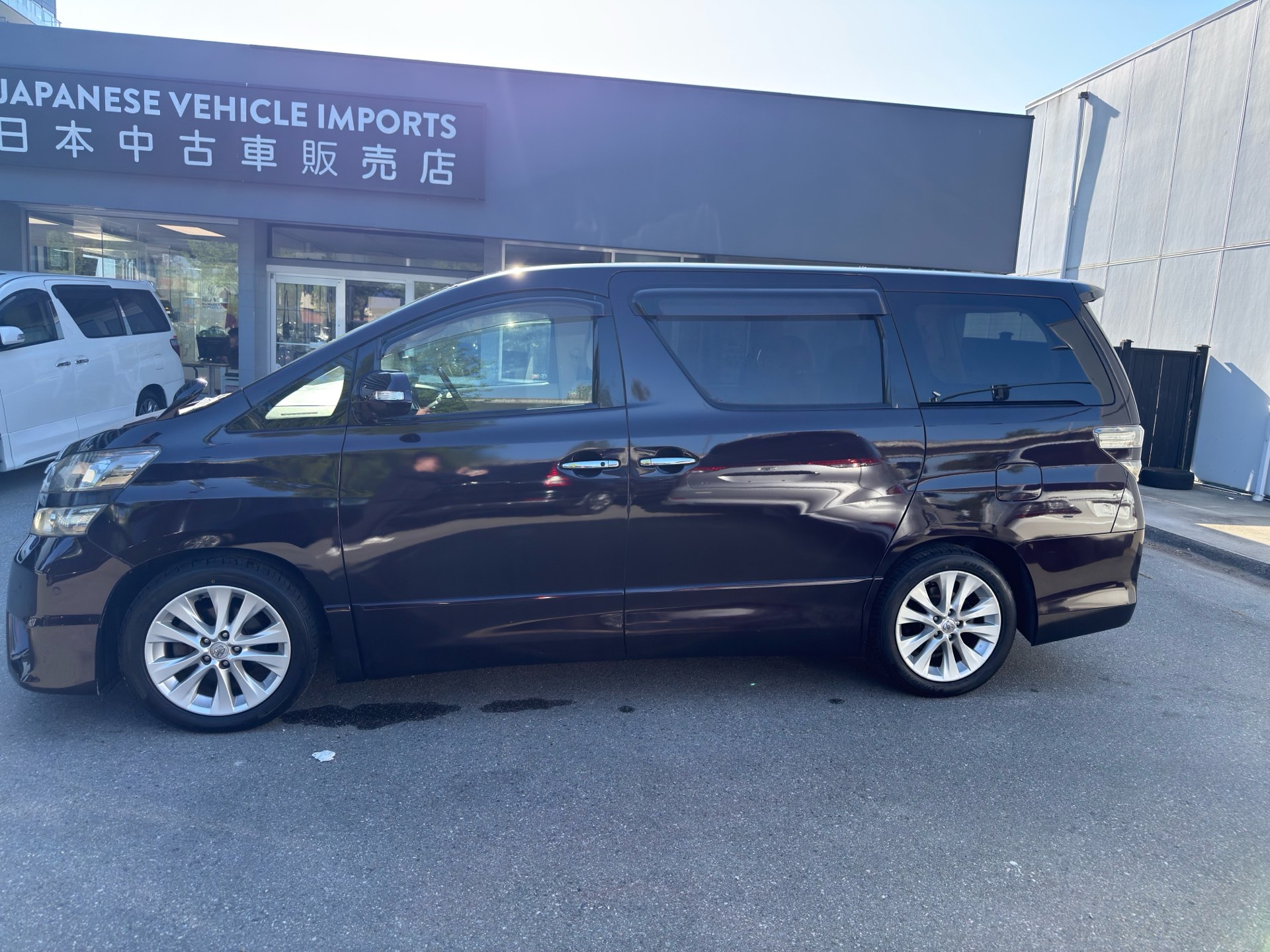 Vehicle photo 3