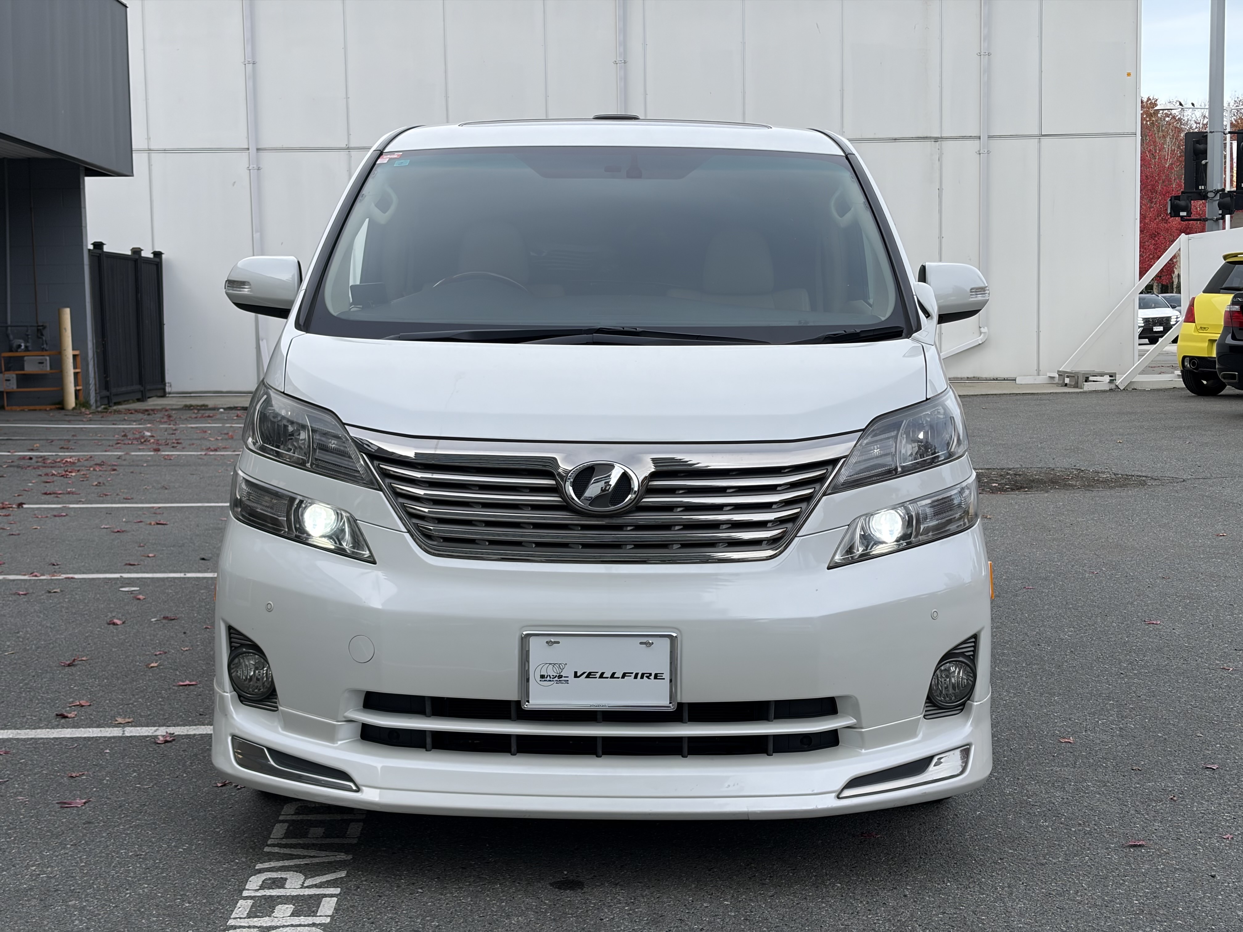 Vehicle photo 2