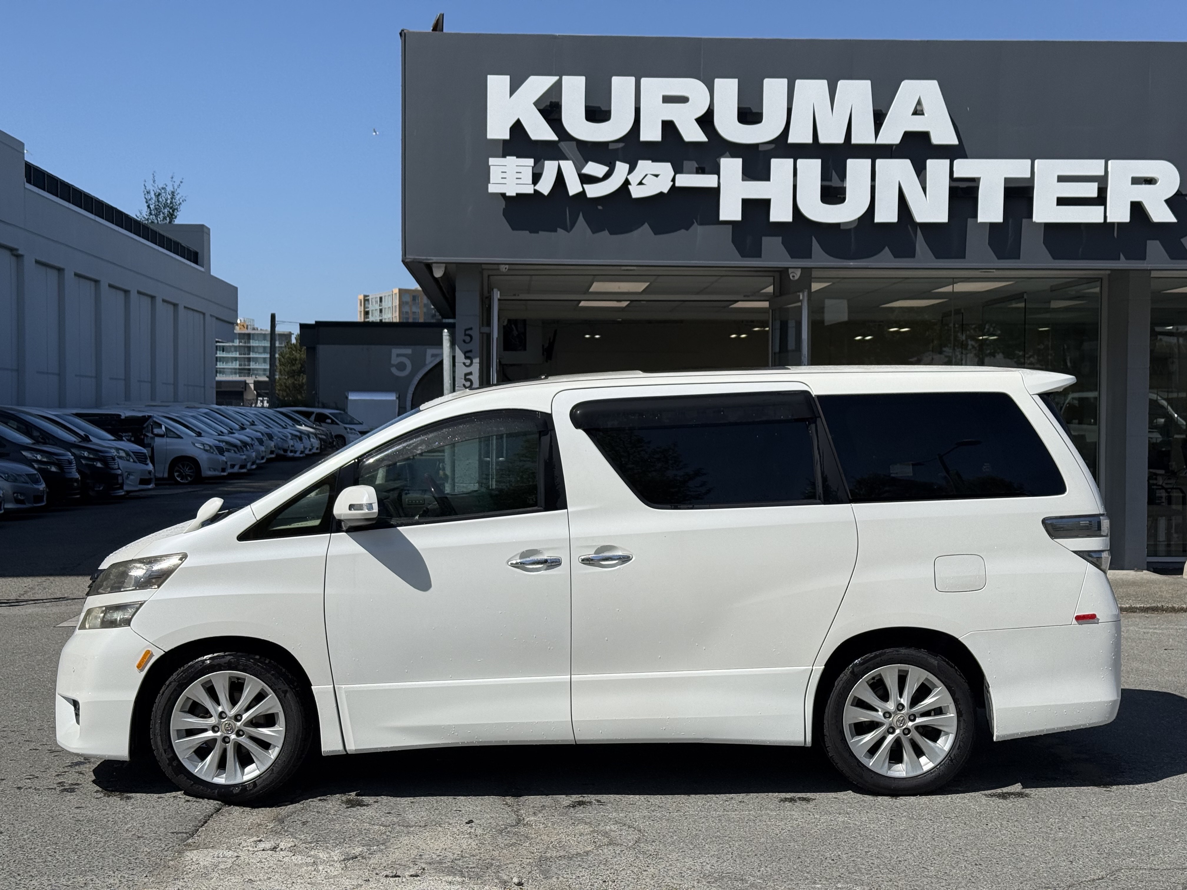 Vehicle photo 3