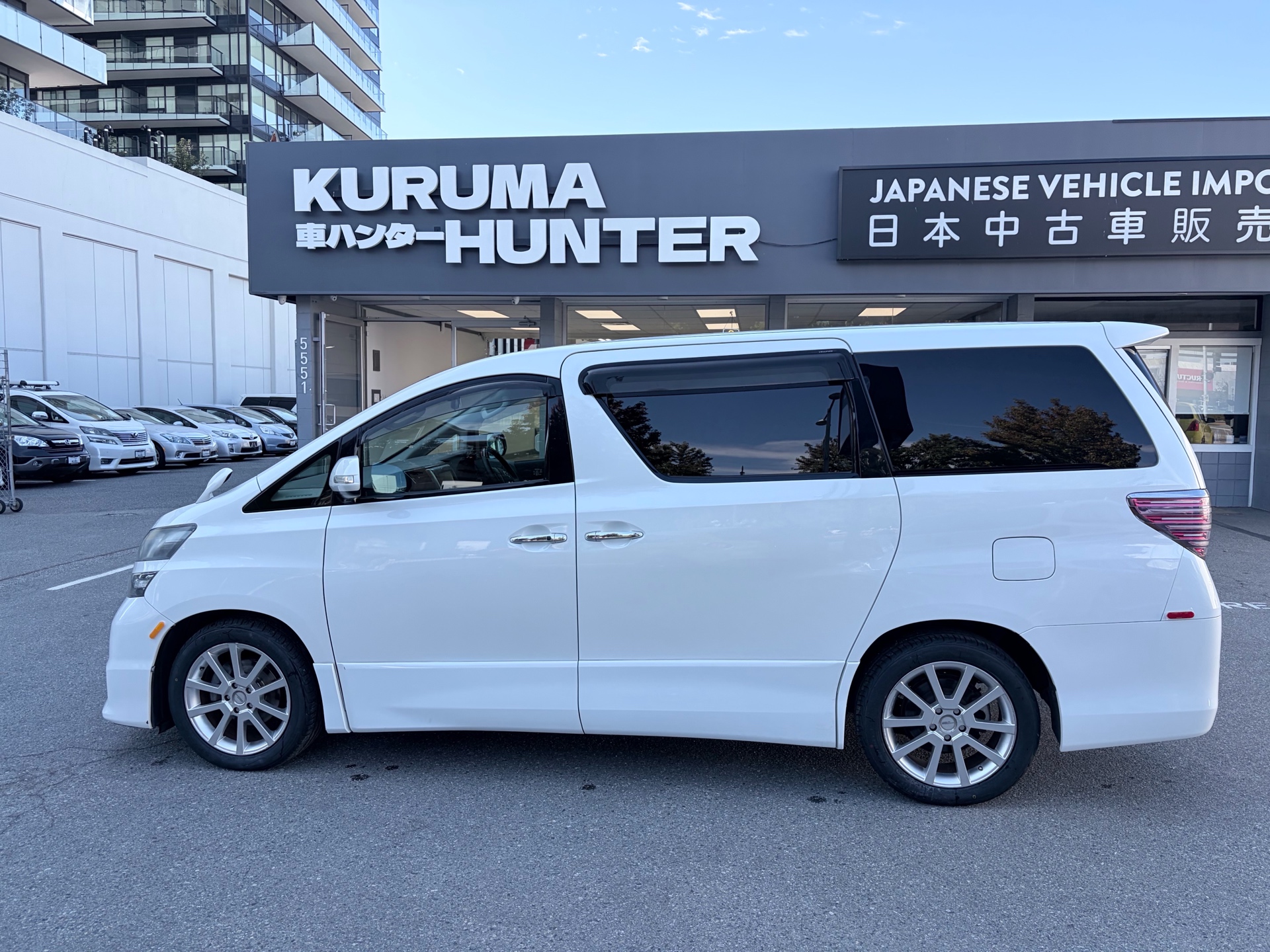 Vehicle photo 4