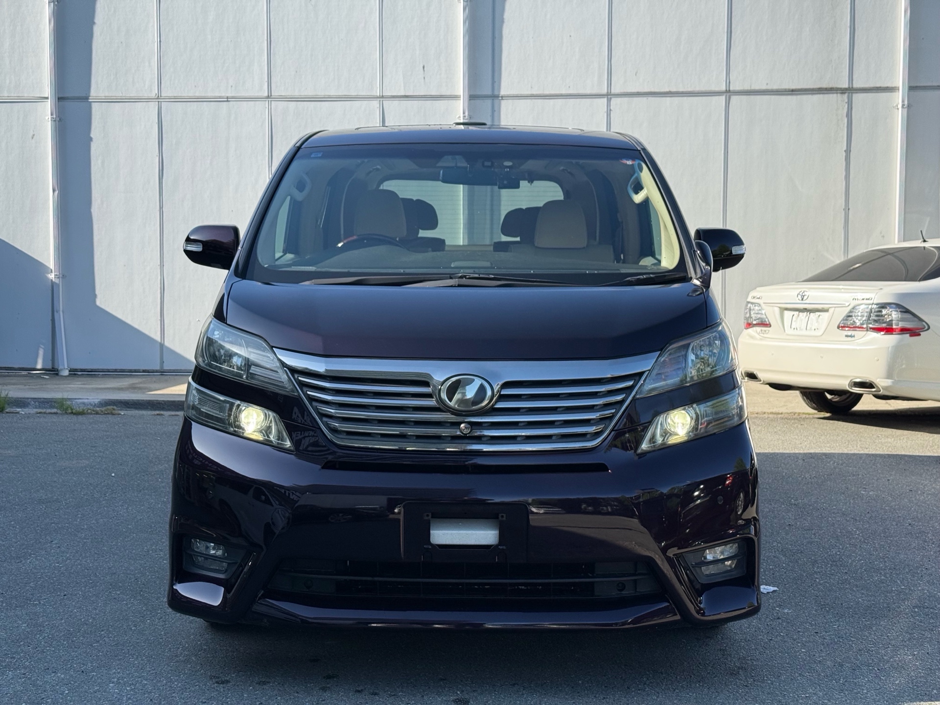 Vehicle photo 2