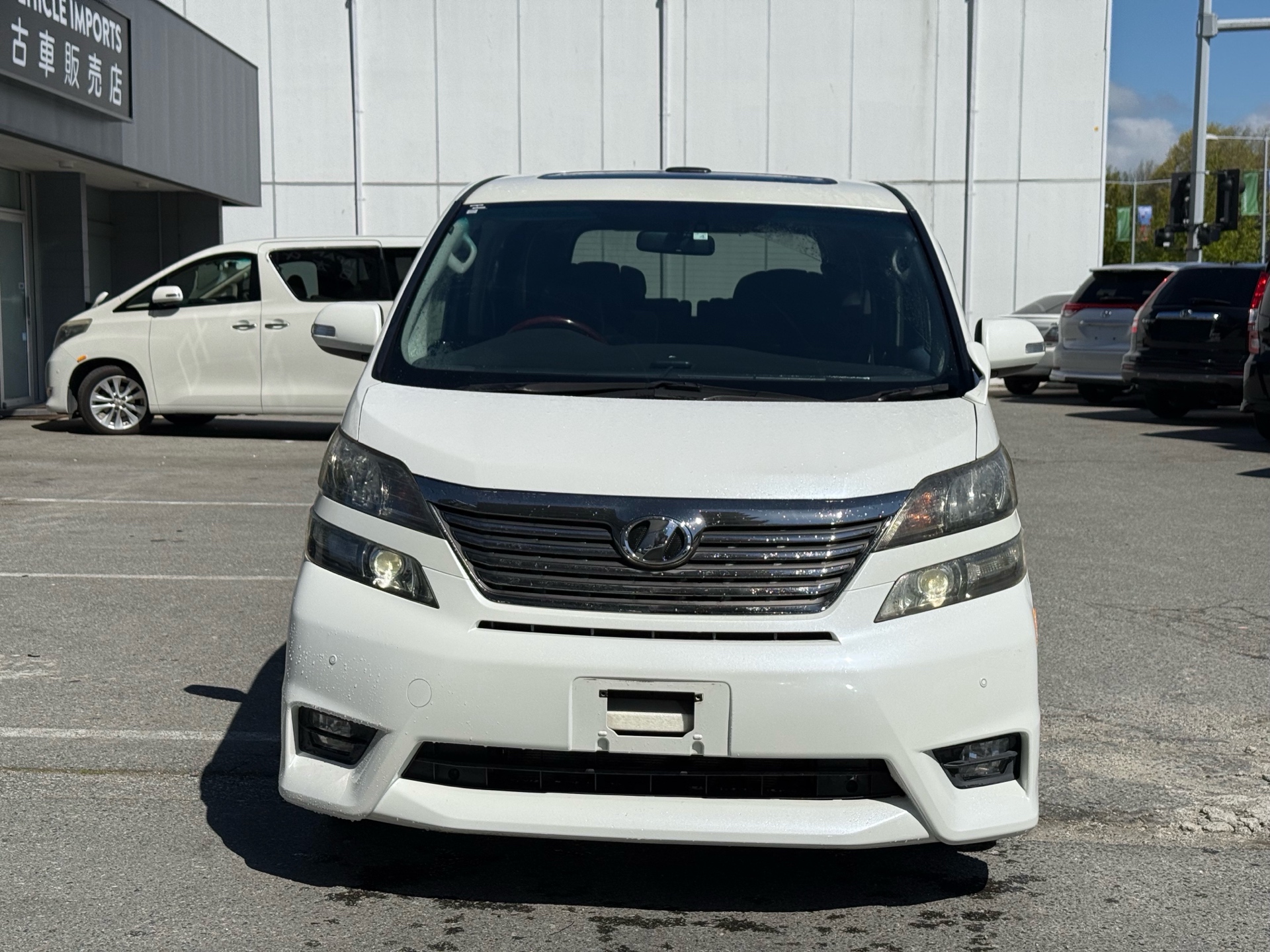 Vehicle photo 2