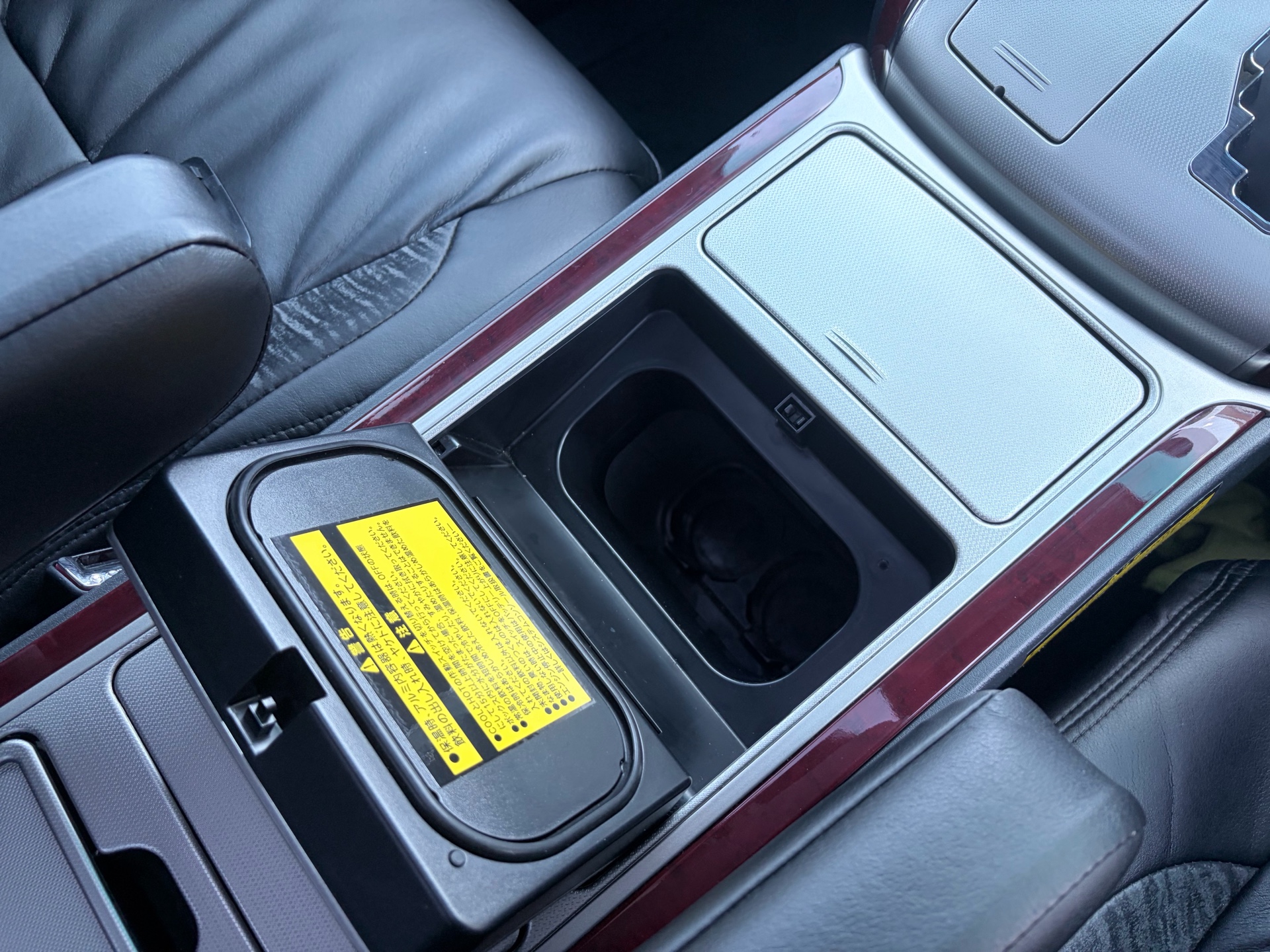 Vehicle photo 14