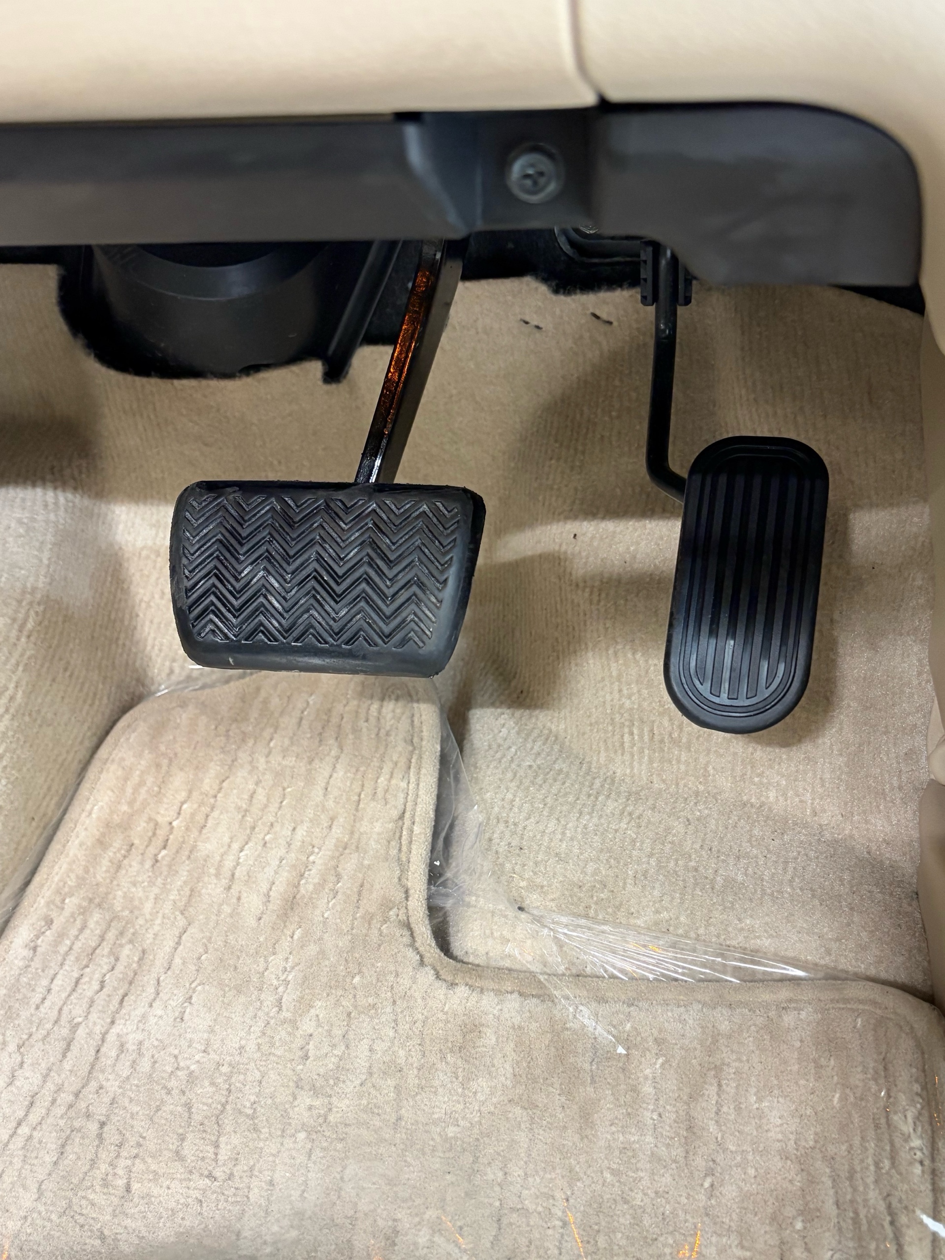 Vehicle photo 34
