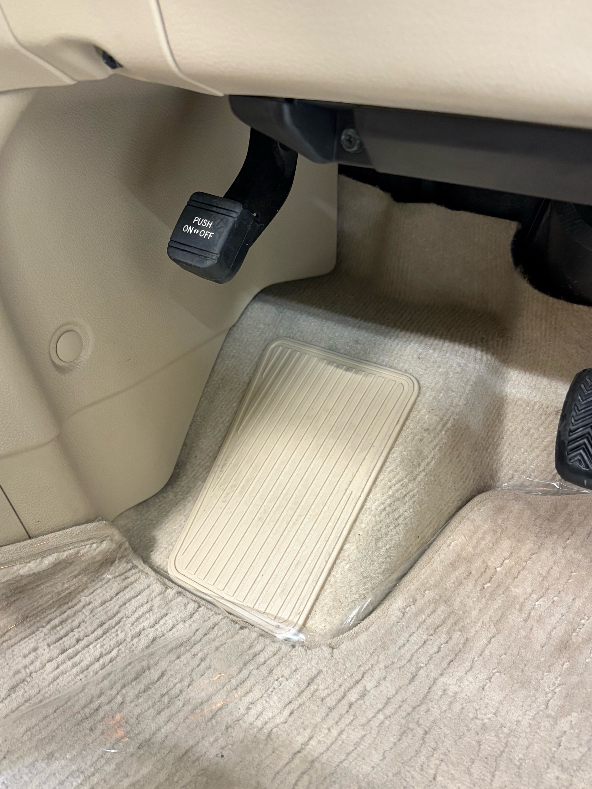 Vehicle photo 35