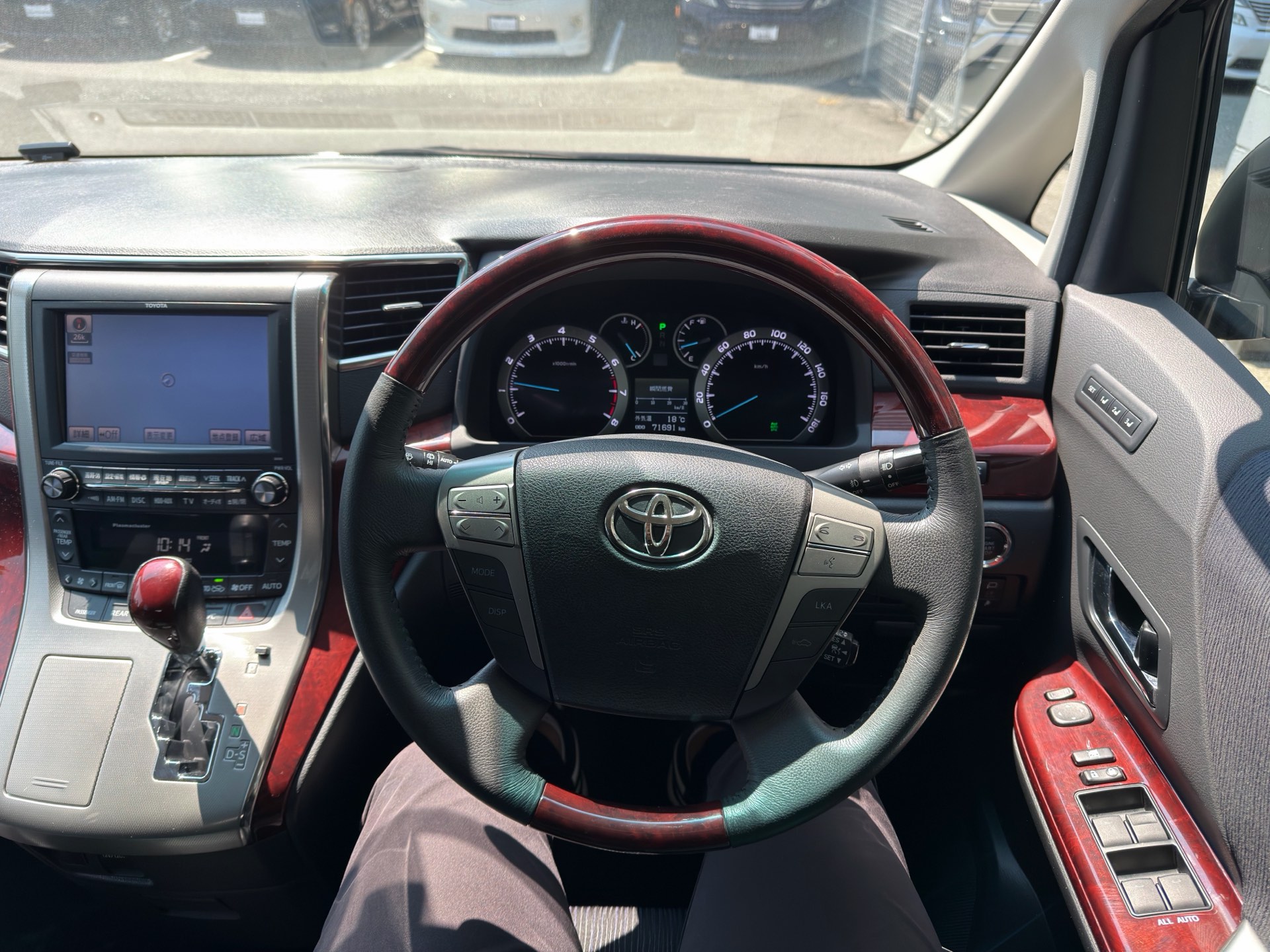 Vehicle photo 7