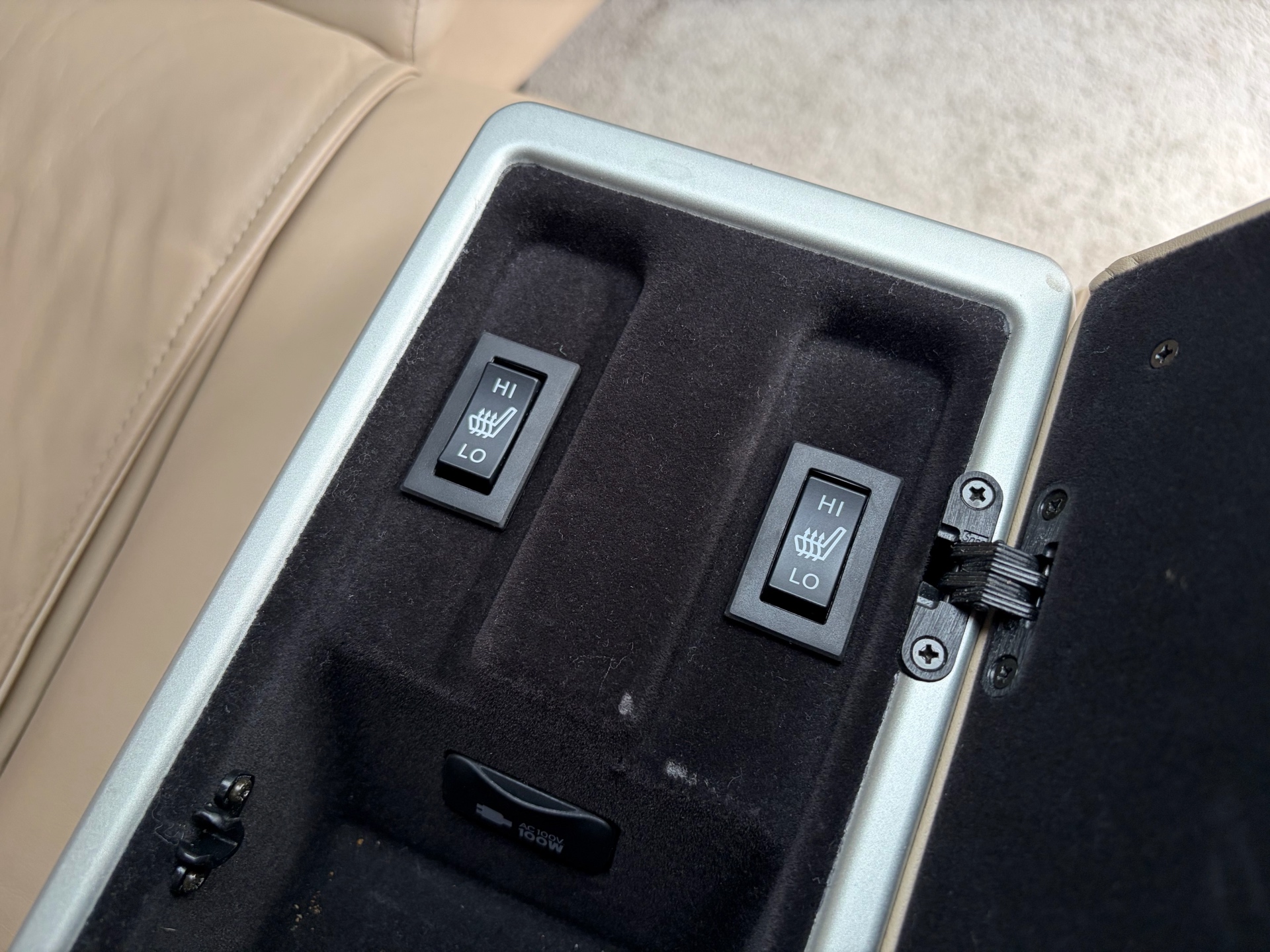 Vehicle photo 21