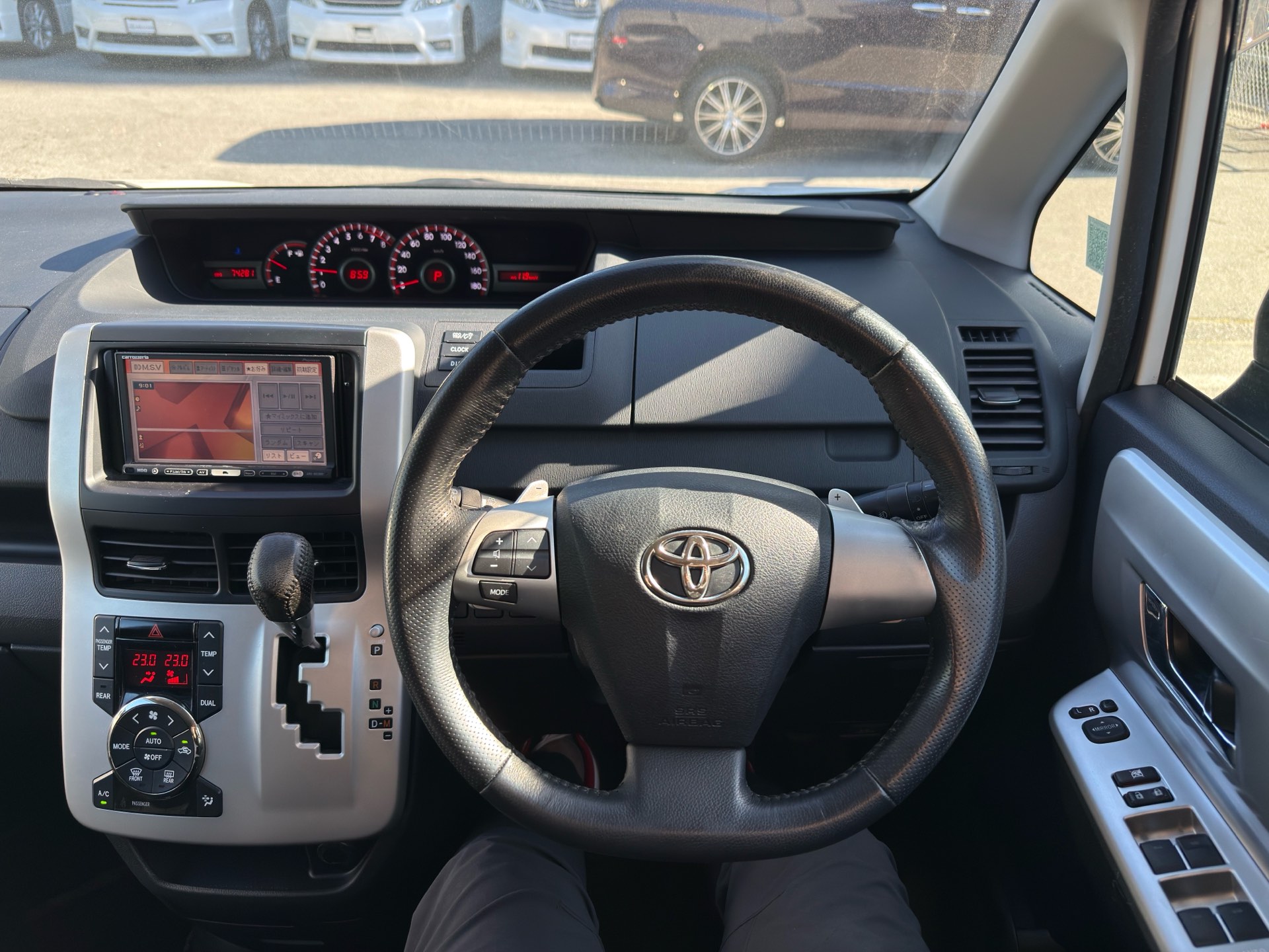 Vehicle photo 6