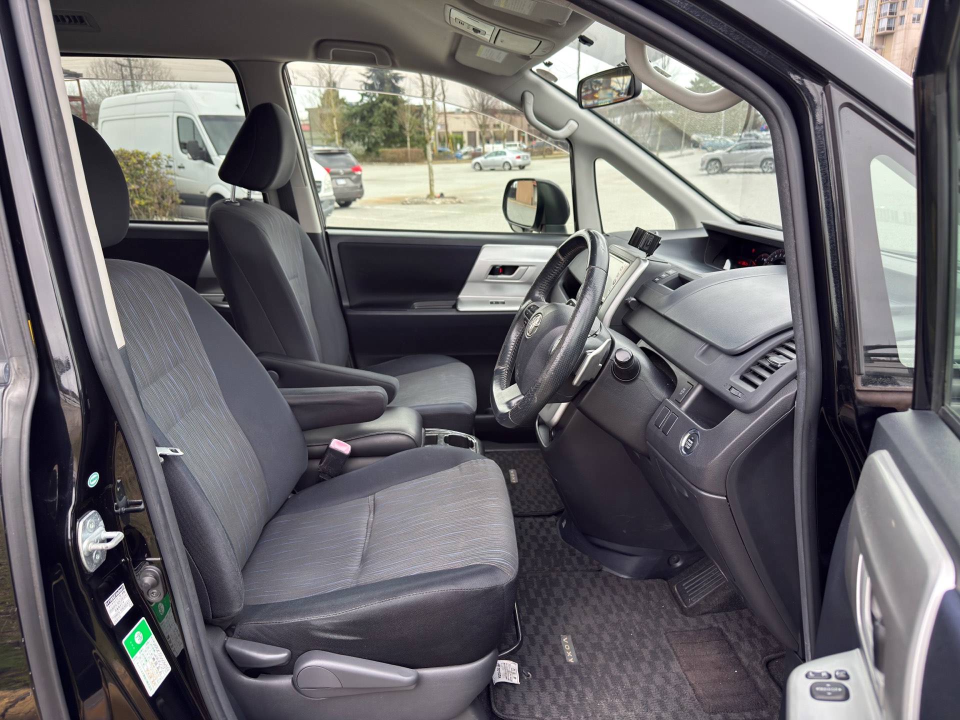 Vehicle photo 10
