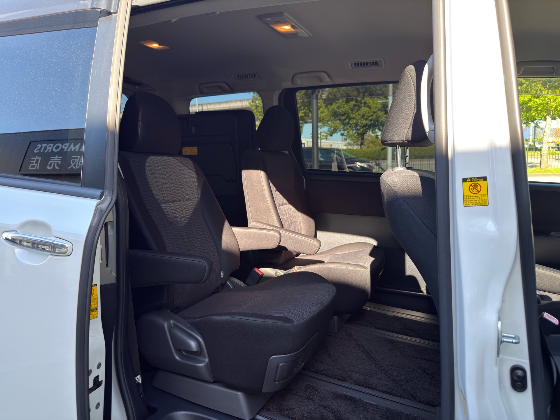 Vehicle photo 11