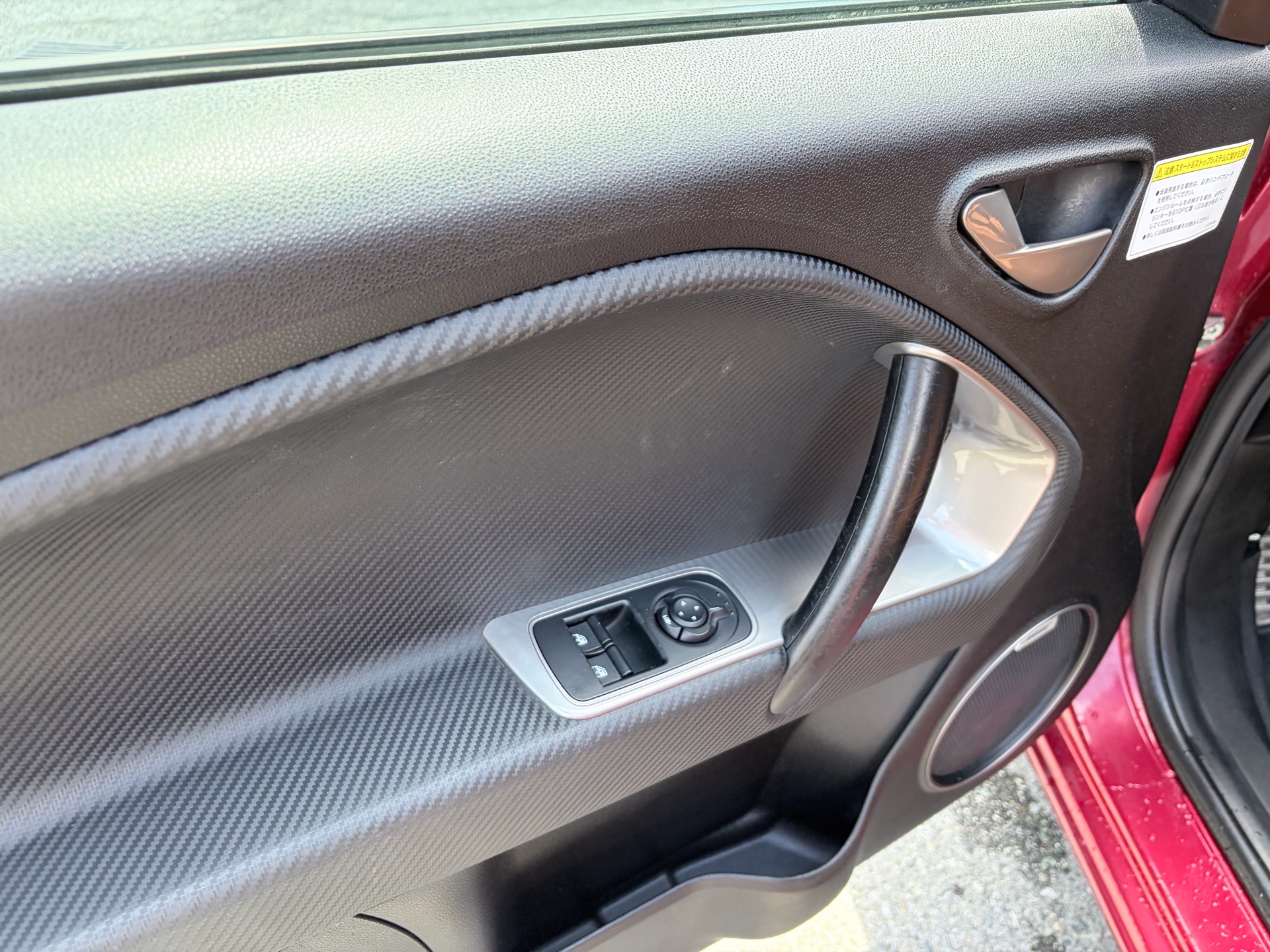 Vehicle photo 12