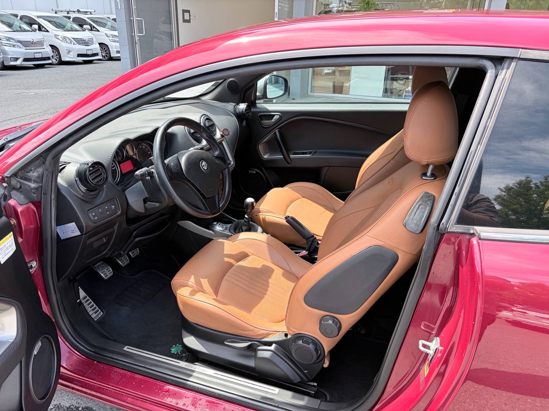 Vehicle photo 16
