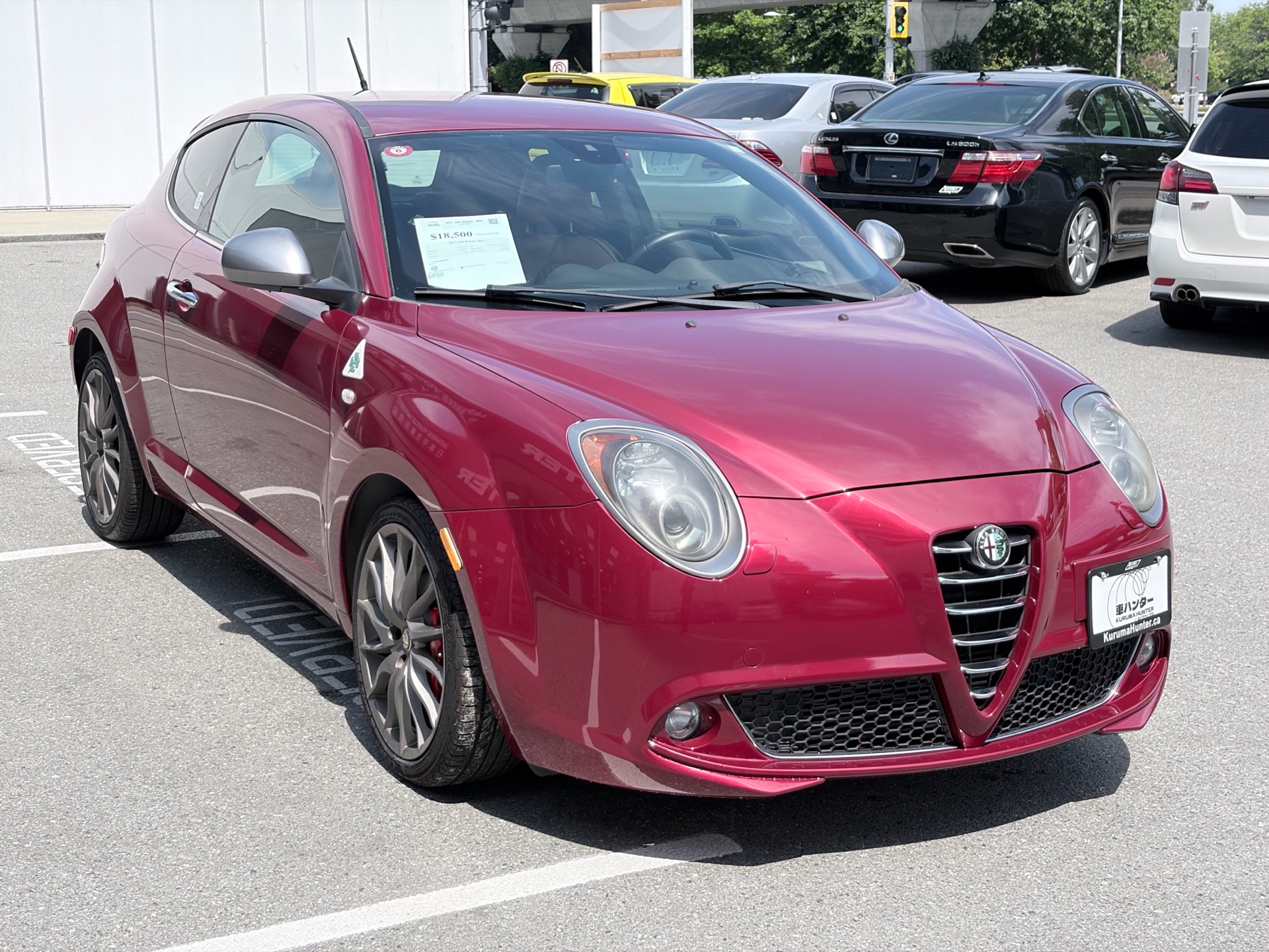 Vehicle photo 3