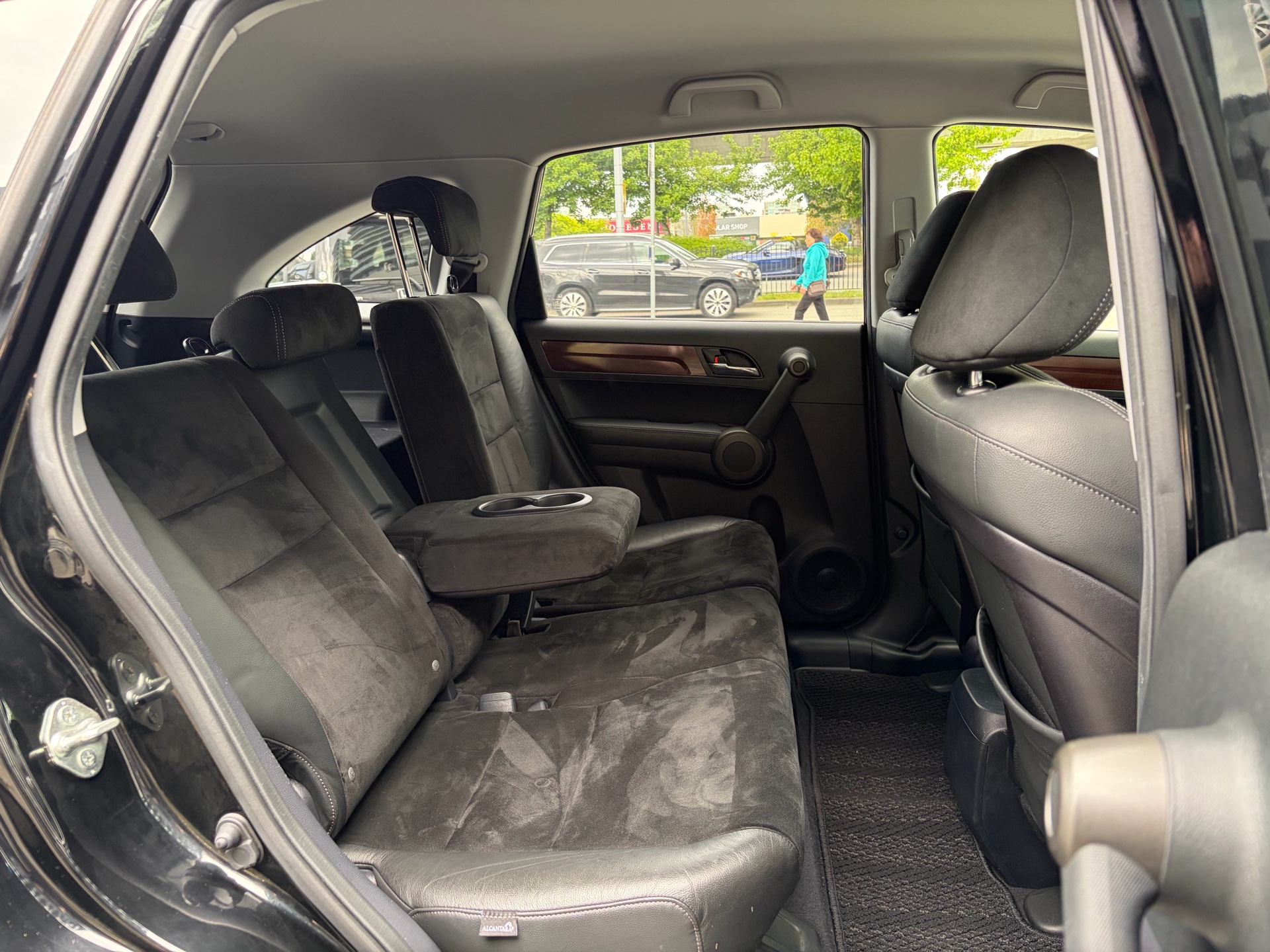 Vehicle photo 13