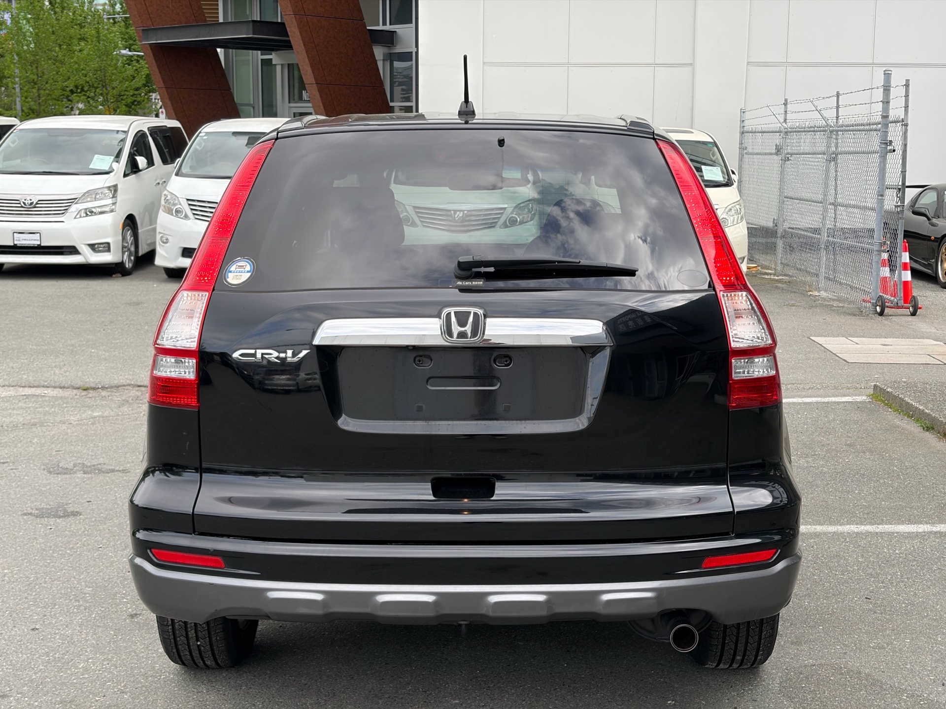Vehicle photo 5