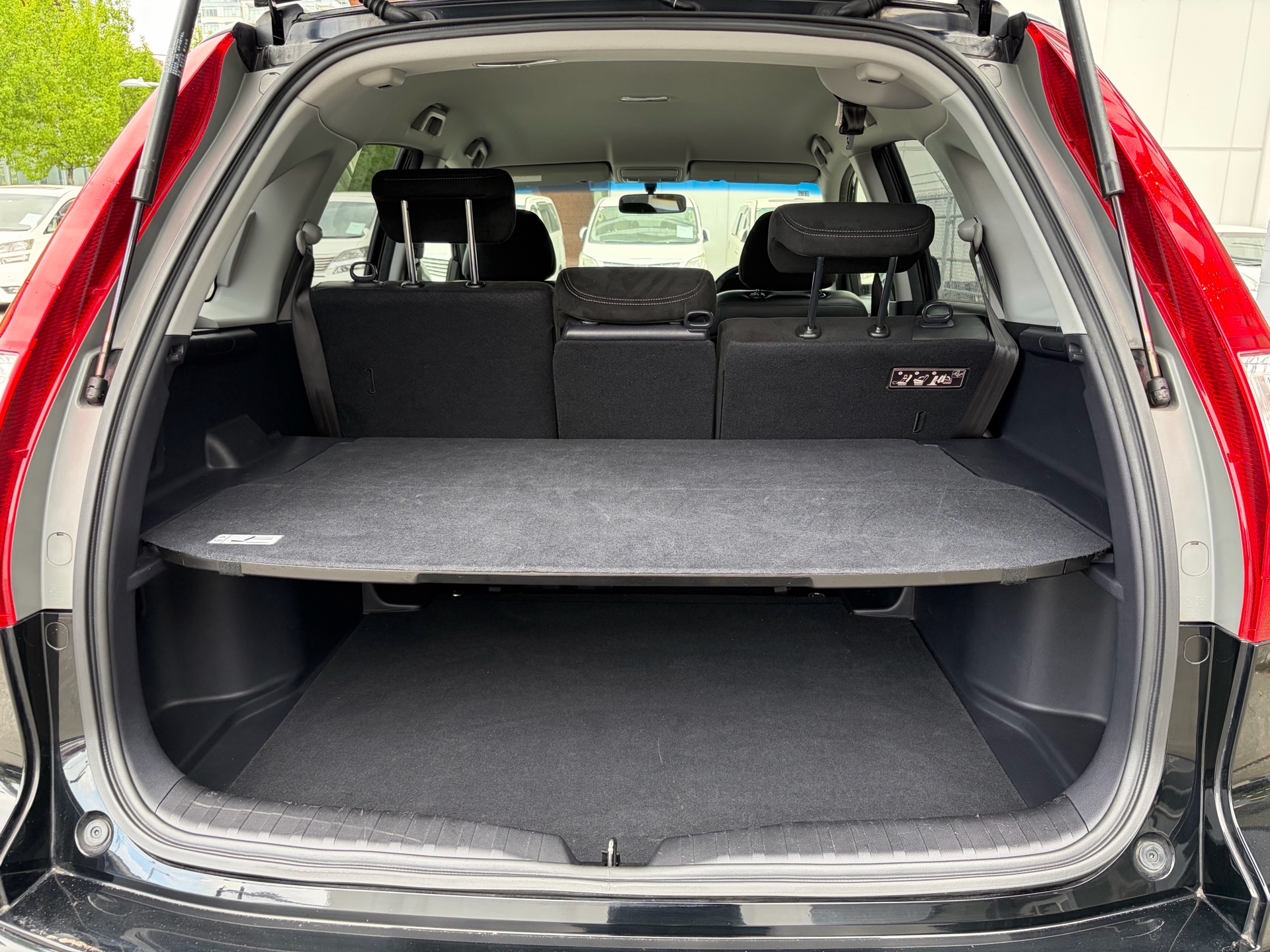 Vehicle photo 14