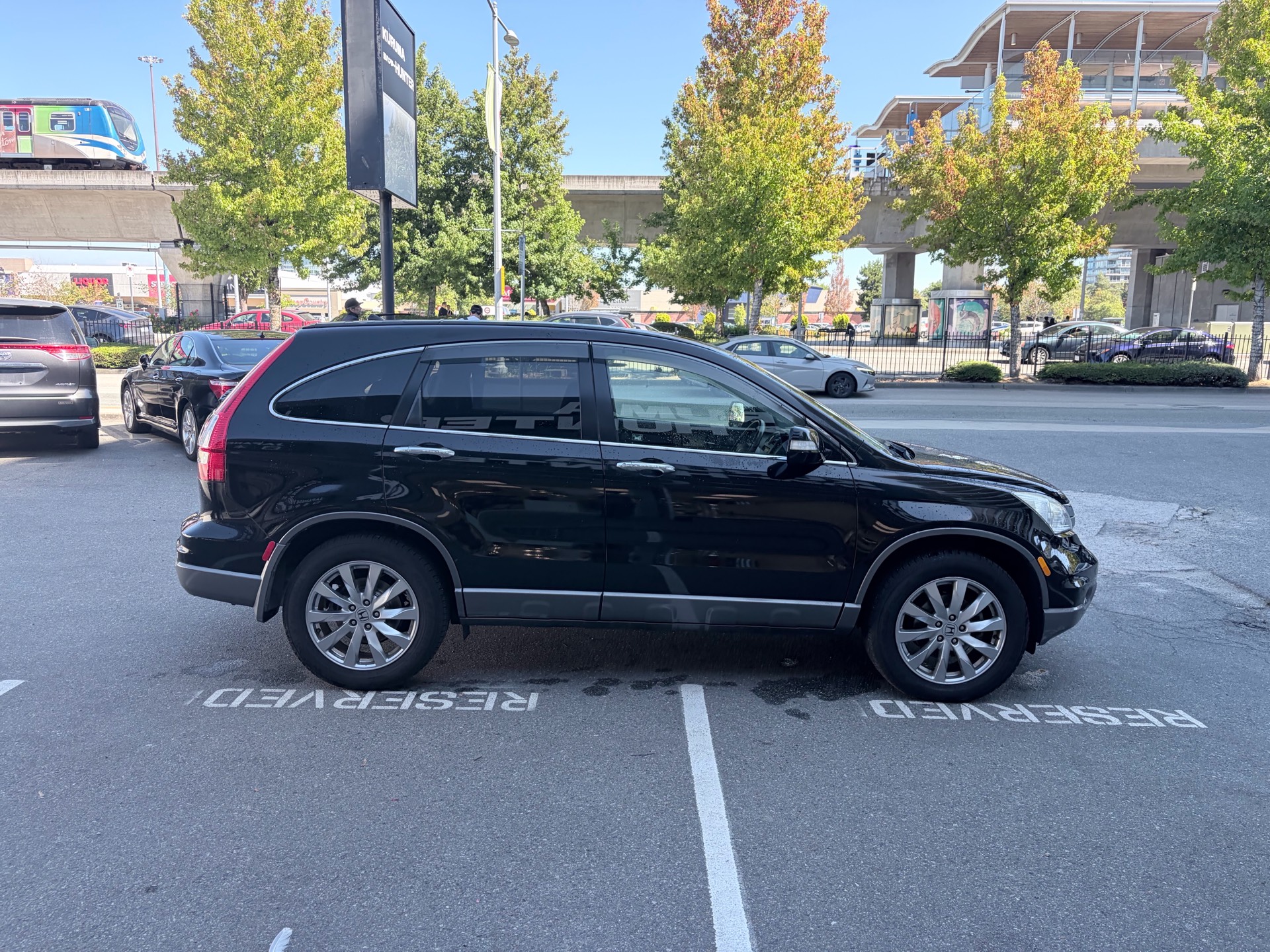 Vehicle photo 8