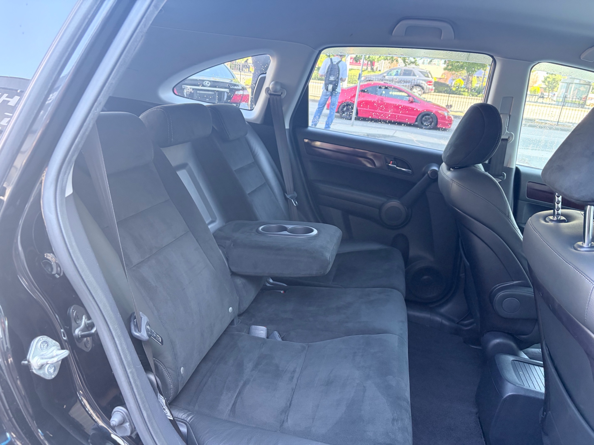 Vehicle photo 13