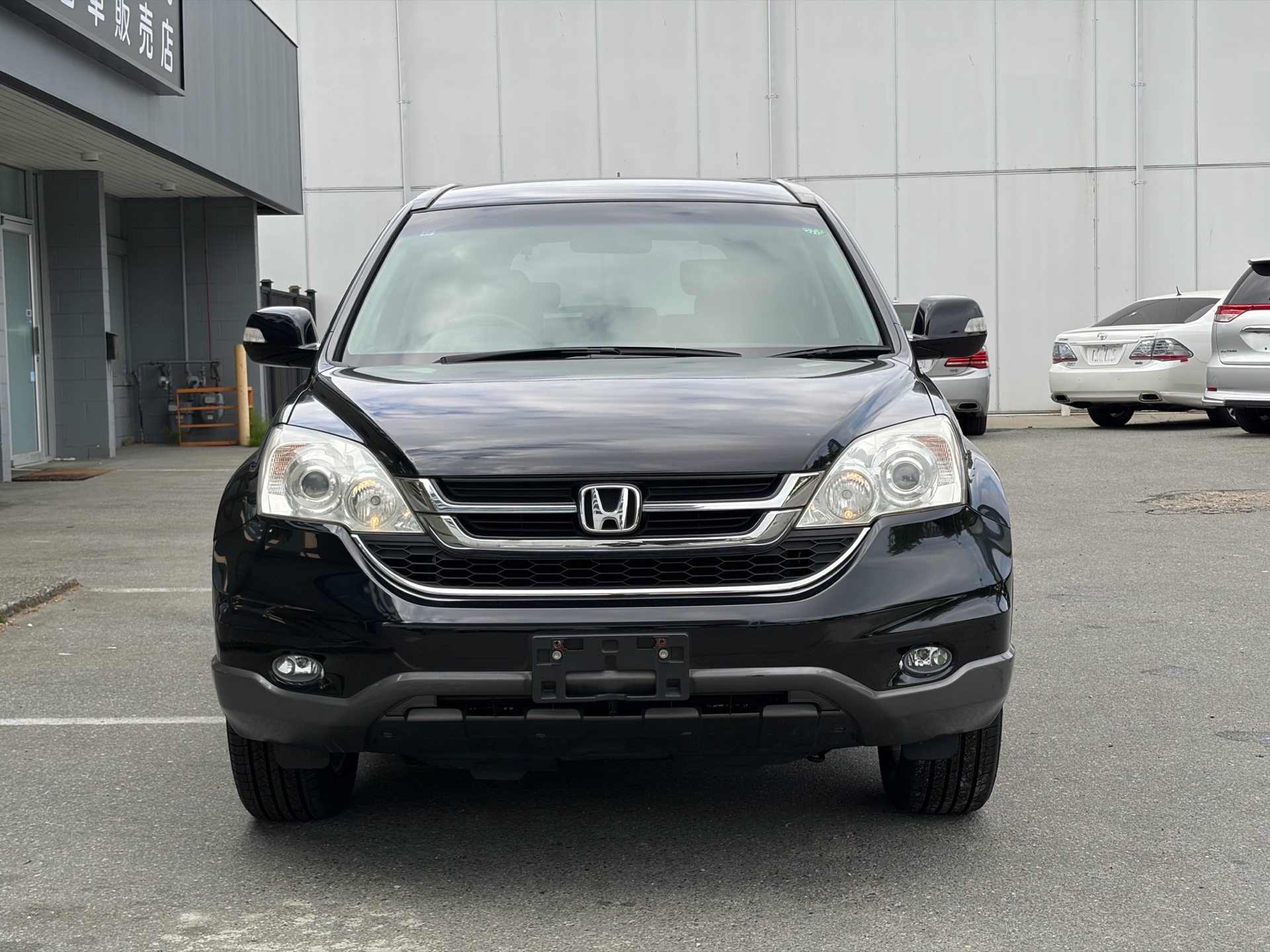 Vehicle photo 2