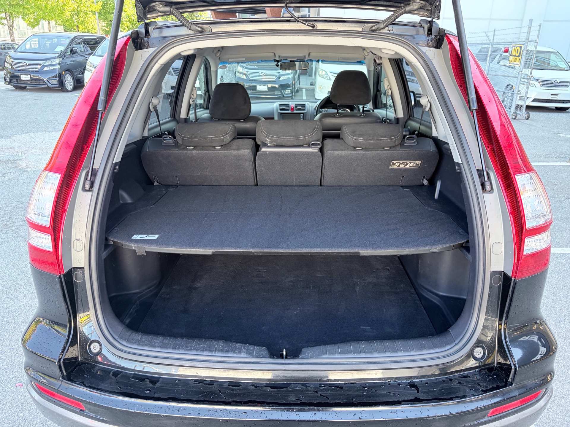 Vehicle photo 14