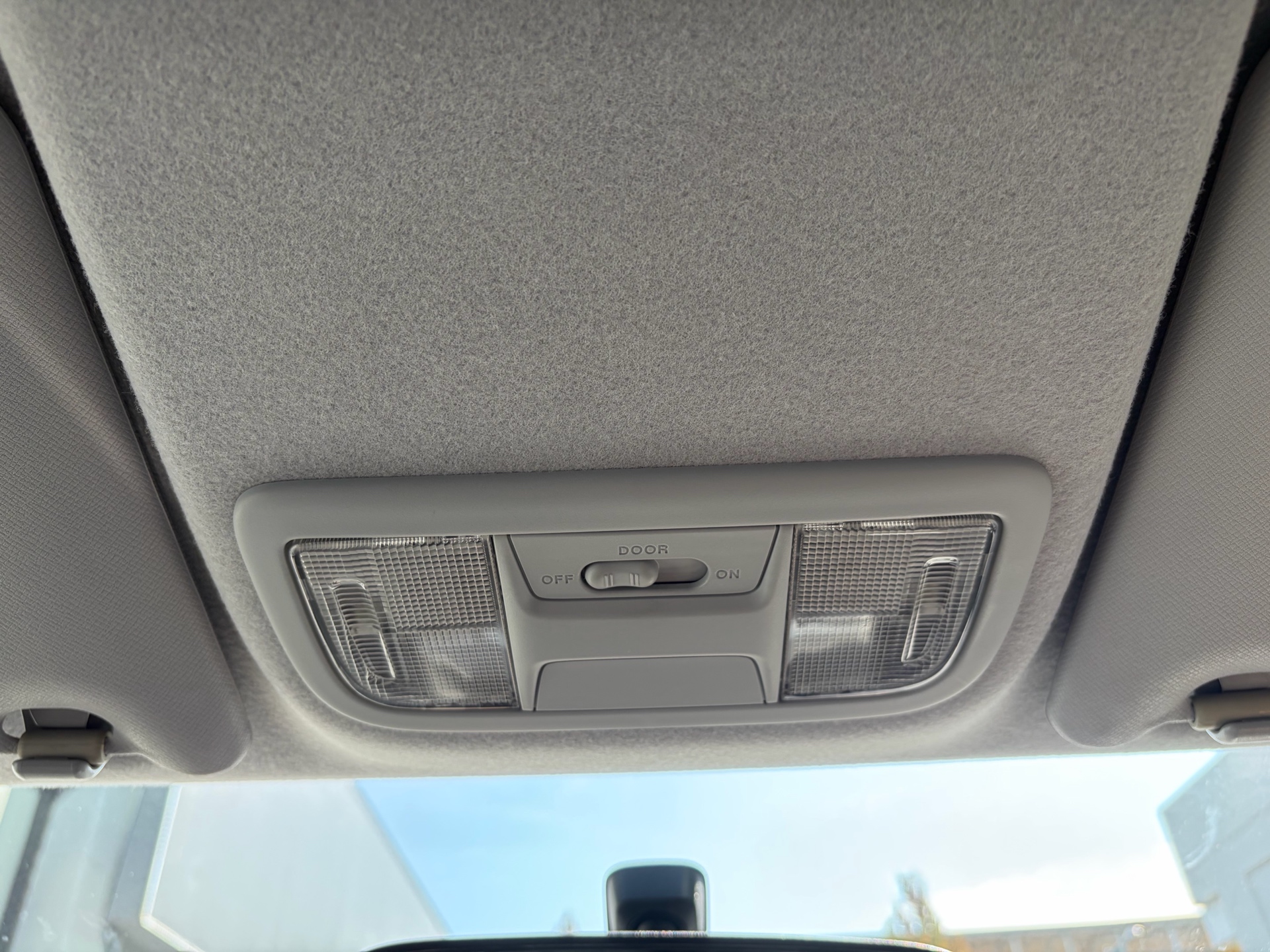 Vehicle photo 13