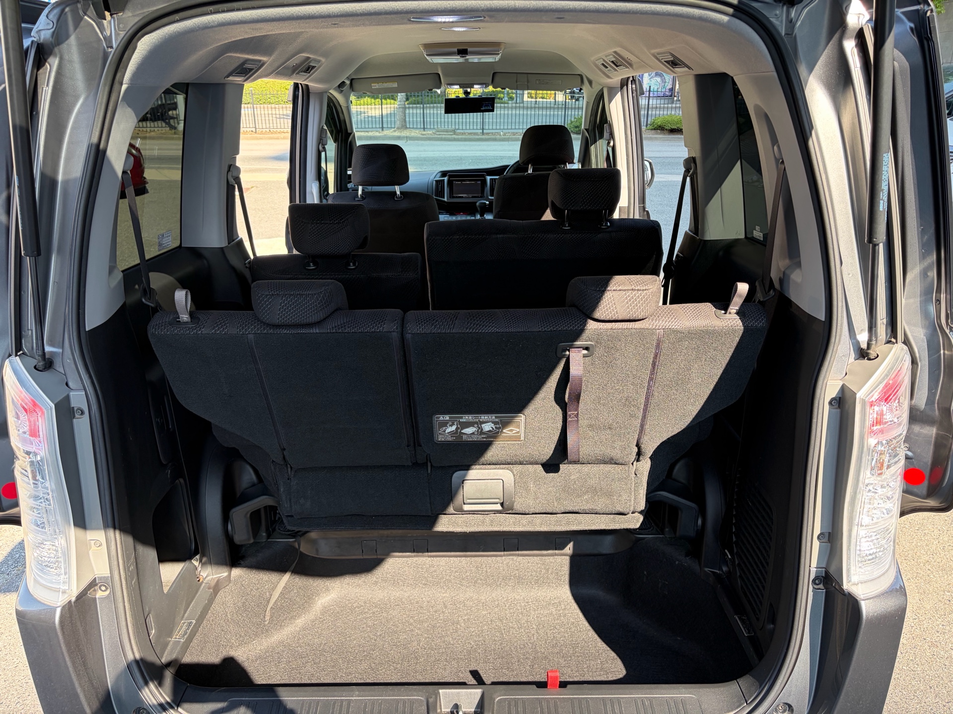 Vehicle photo 15