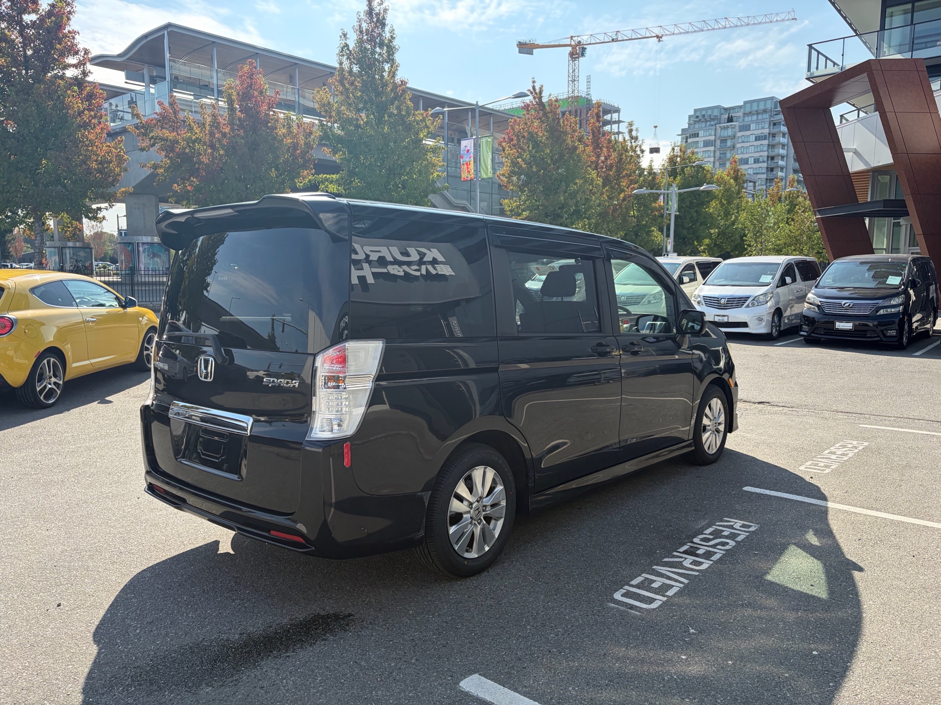 Vehicle photo 4